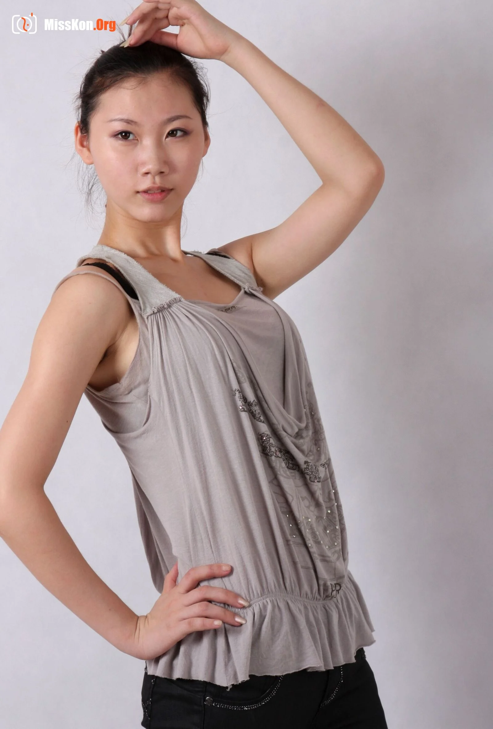 Nude photo set of Chinese model: Beads (2009-06-14) - Photo 2
