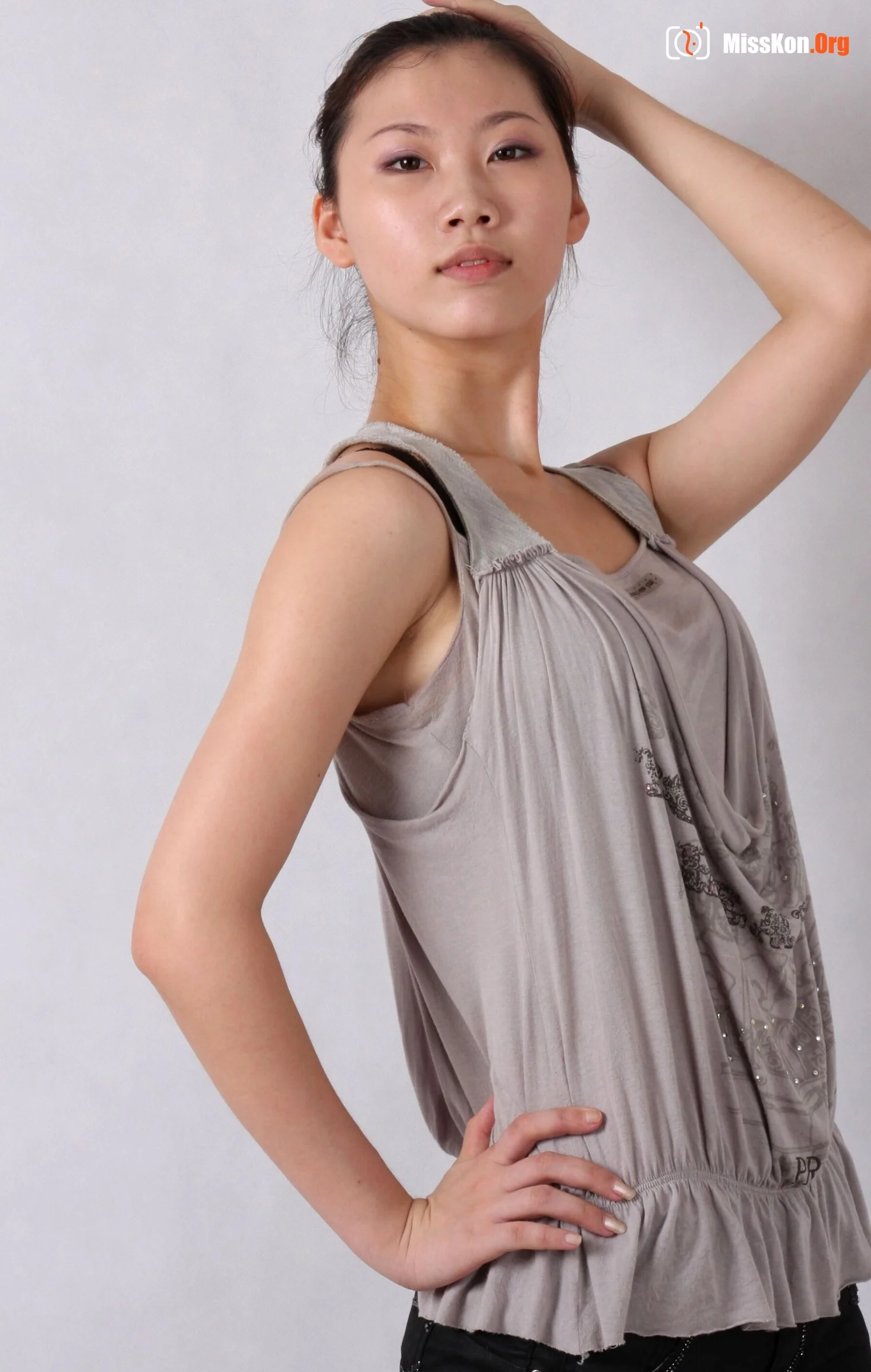 Nude photo set of Chinese model: Beads (2009-06-14) - Photo 3