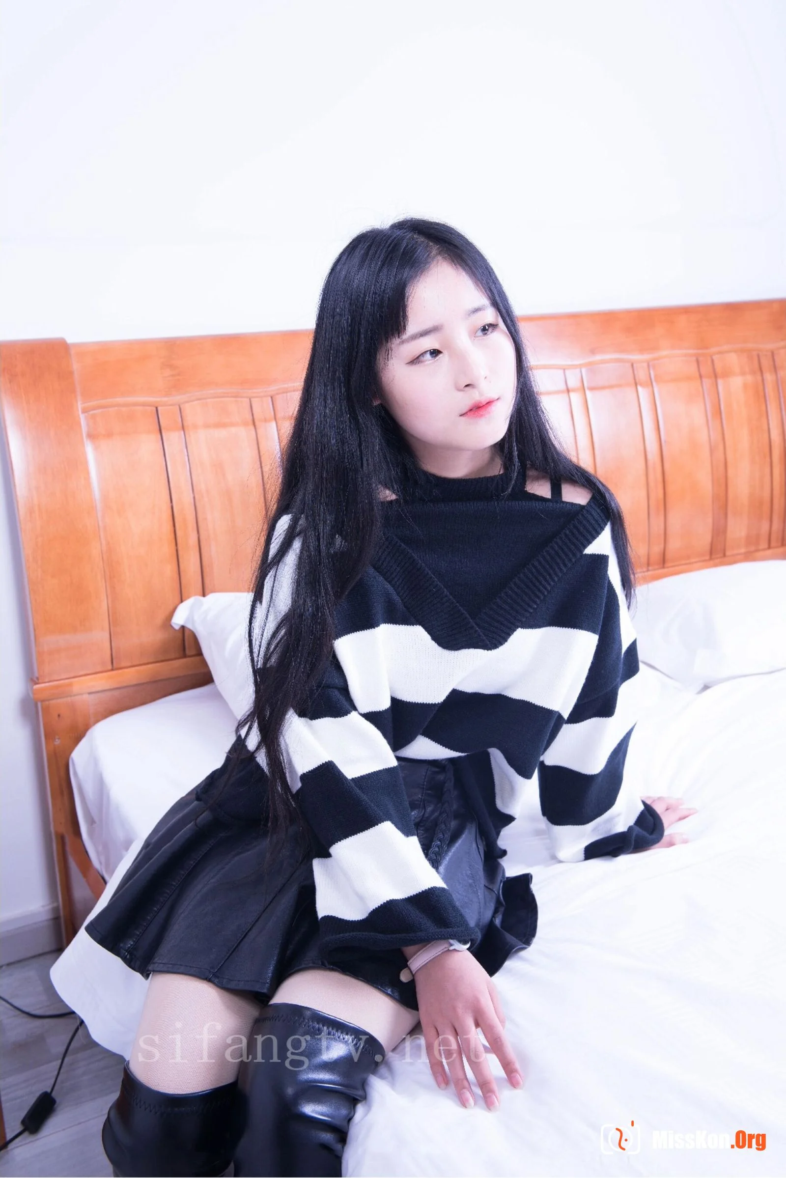 Nude photo set of Chinese model: Ding Xiaoxiao (2018-06-15) - Photo 4