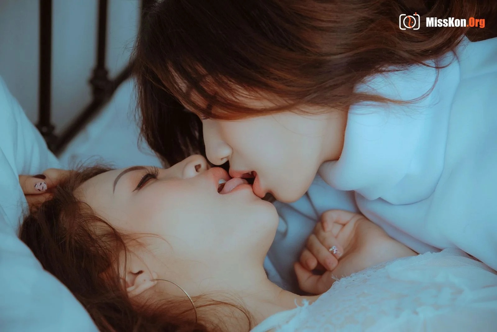 Nude photo set of Chinese model: Double bbw lesbian - Photo 9
