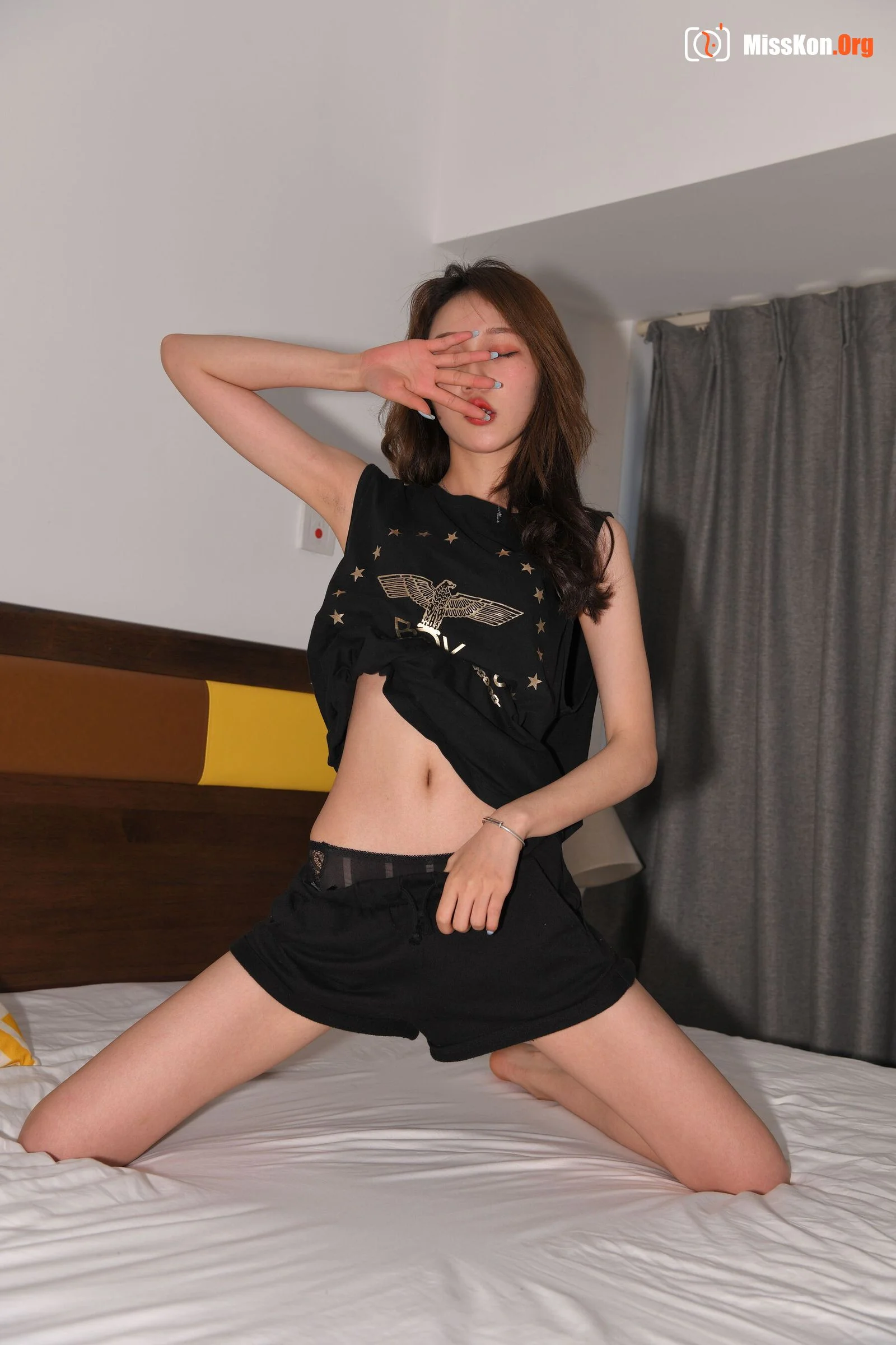 Nude photo set of Chinese model: Double Beauty (2021-05-16) - Photo 18