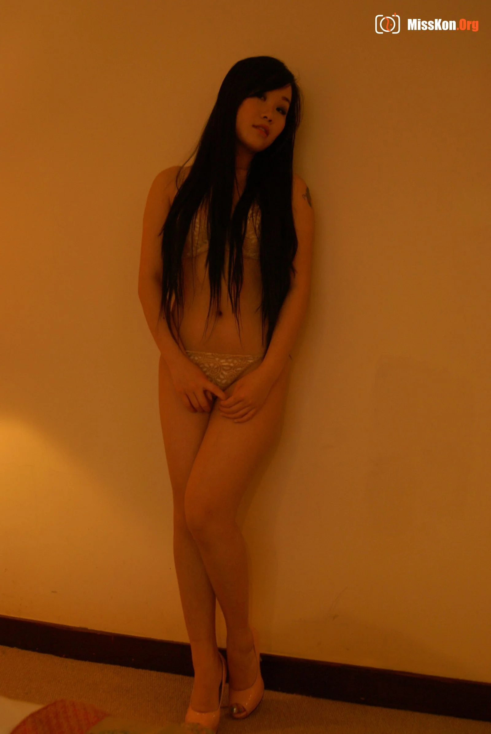Nude photo set of Chinese model: Fangfang (2010-01-02) - Photo 4