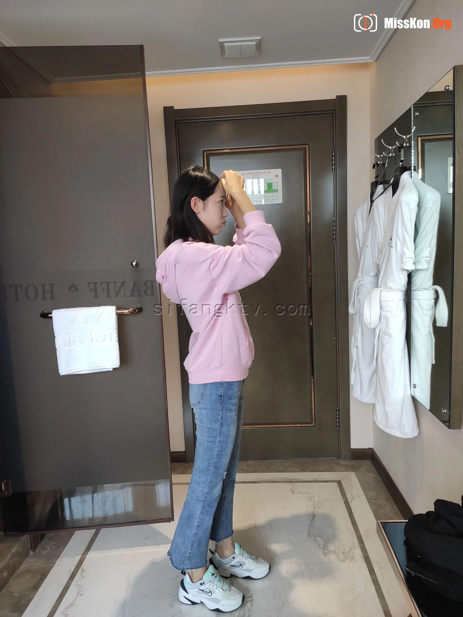 Nude photo set of Chinese model: Feifei (2019-09-12) - Photo 10