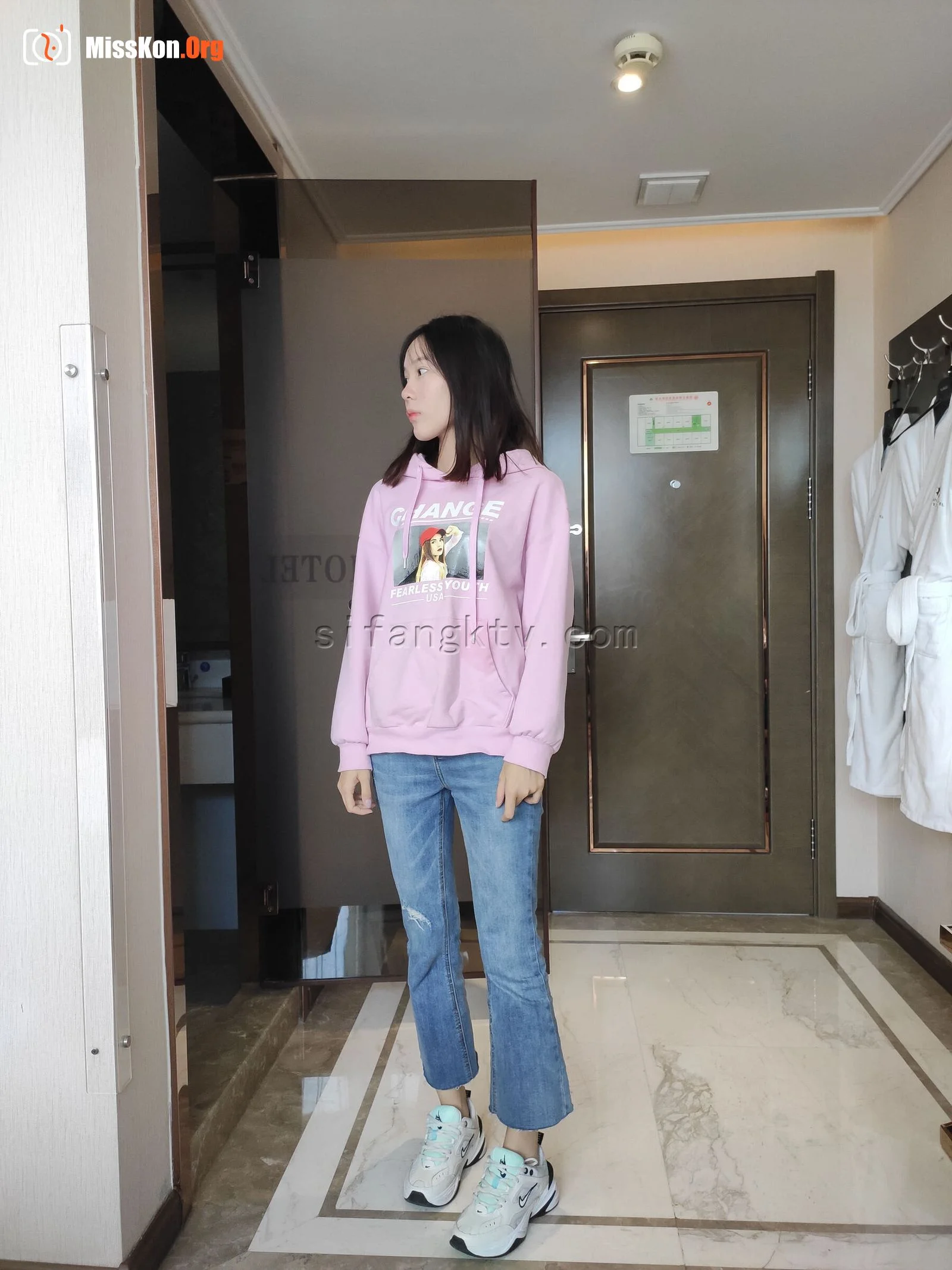 Nude photo set of Chinese model: Feifei (2019-09-12) - Photo 4