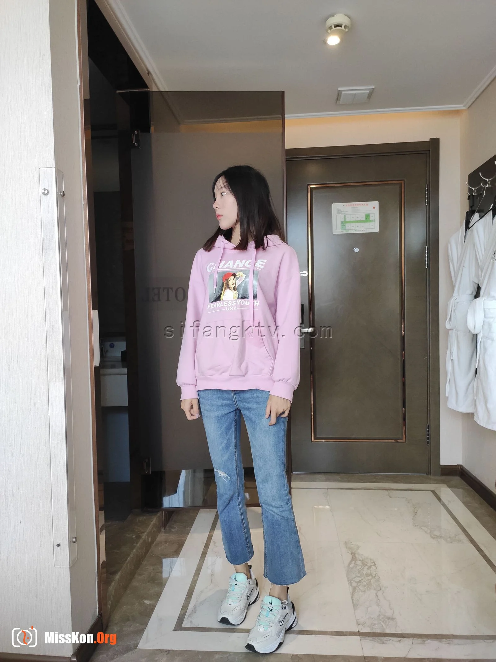Nude photo set of Chinese model: Feifei (2019-09-12) - Photo 5