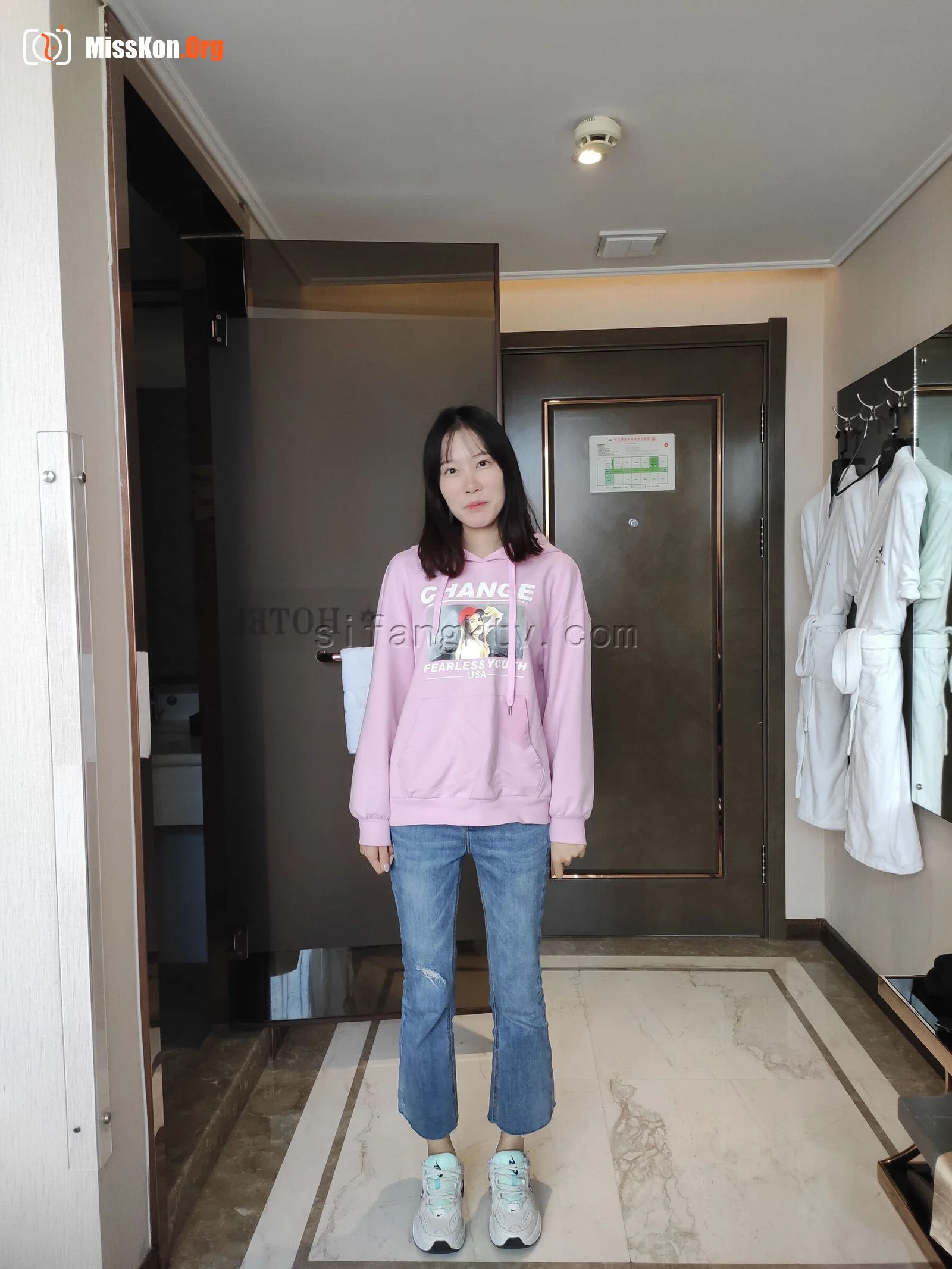 Nude photo set of Chinese model: Feifei (2019-09-12) - Photo 6