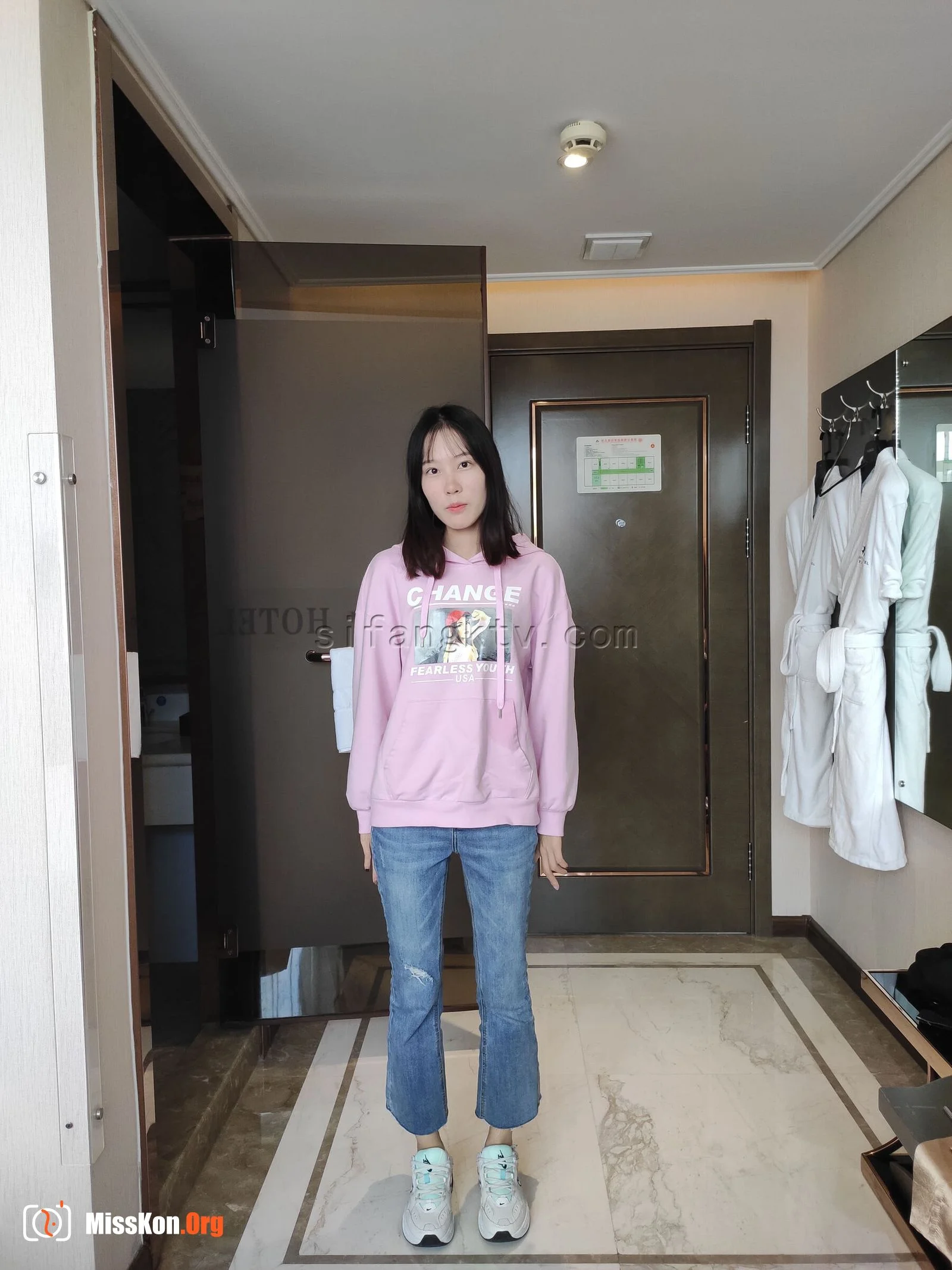 Nude photo set of Chinese model: Feifei (2019-09-12) - Photo 7