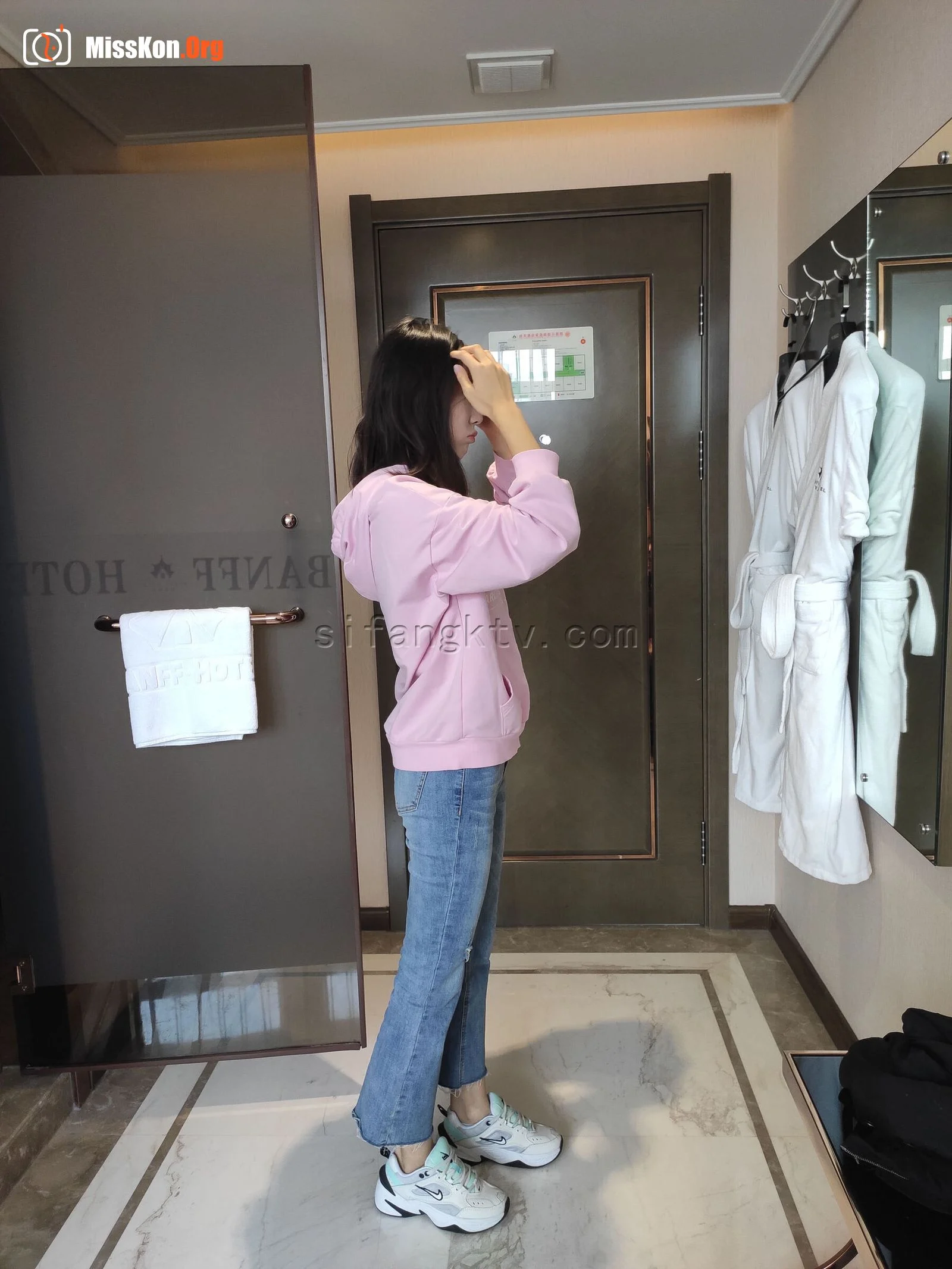Nude photo set of Chinese model: Feifei (2019-09-12) - Photo 9