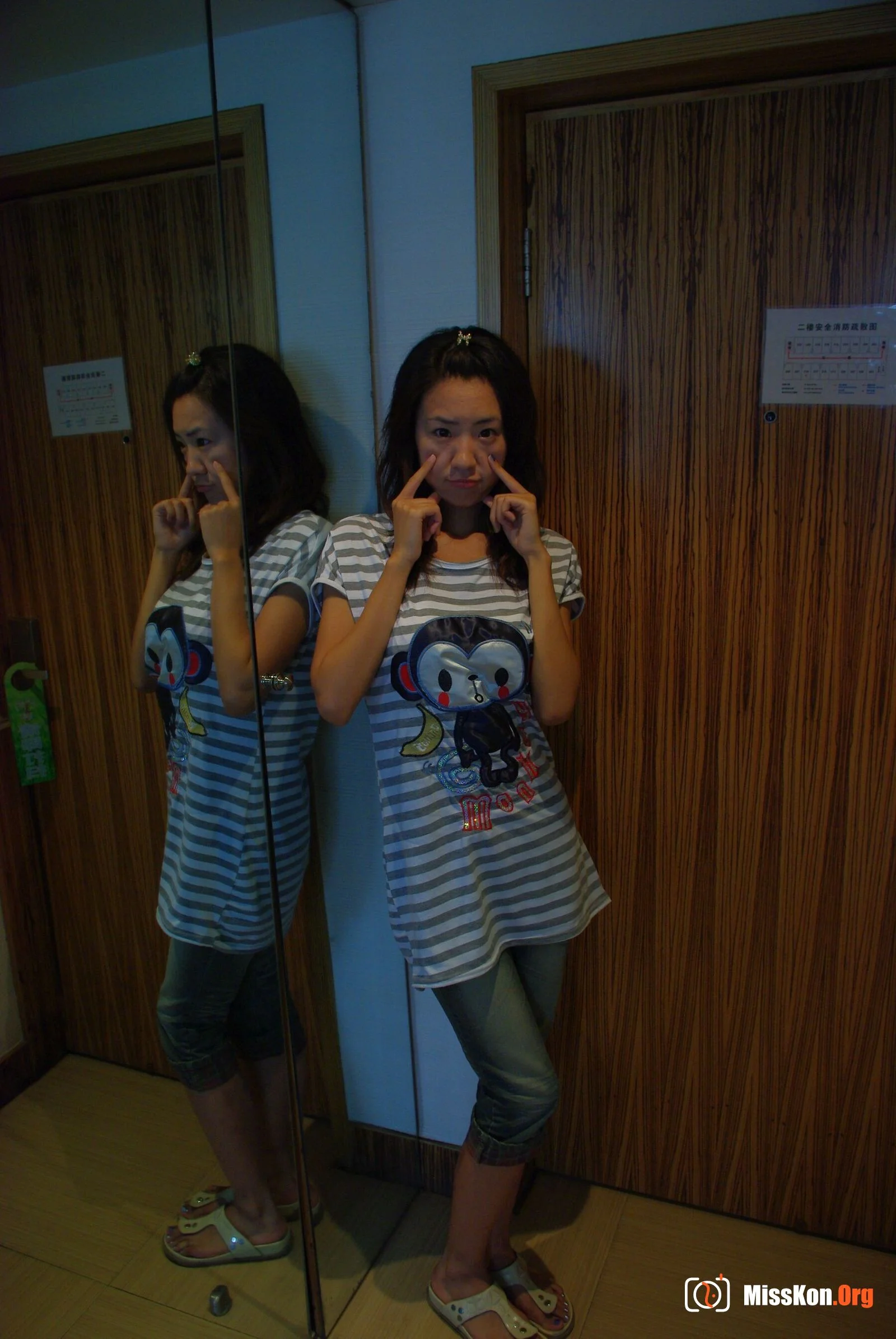 Nude photo set of Chinese model: Flourishing (2010-05-21) - Photo 9