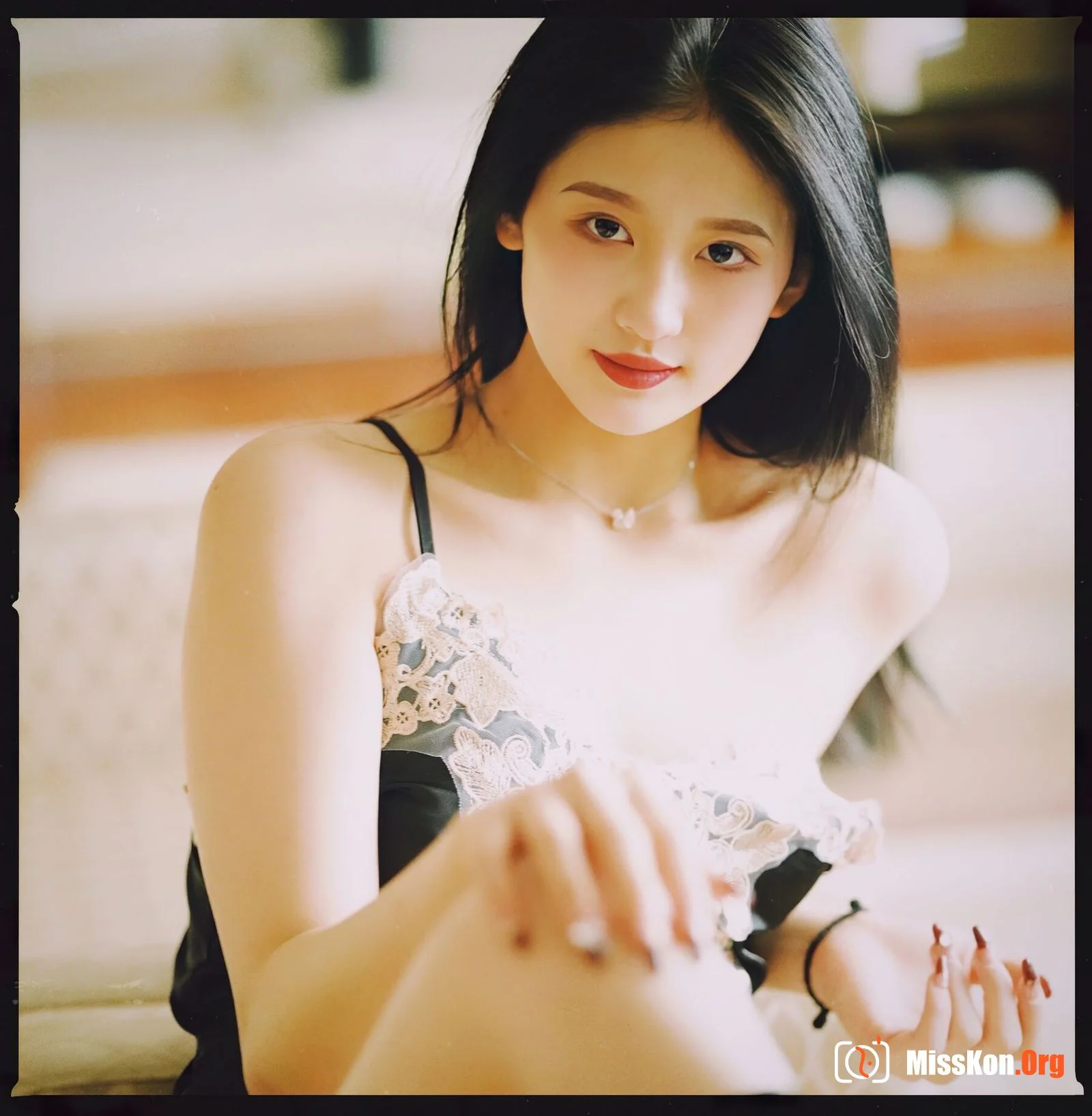 Nude photo set of Chinese model: Glowing - Photo 12