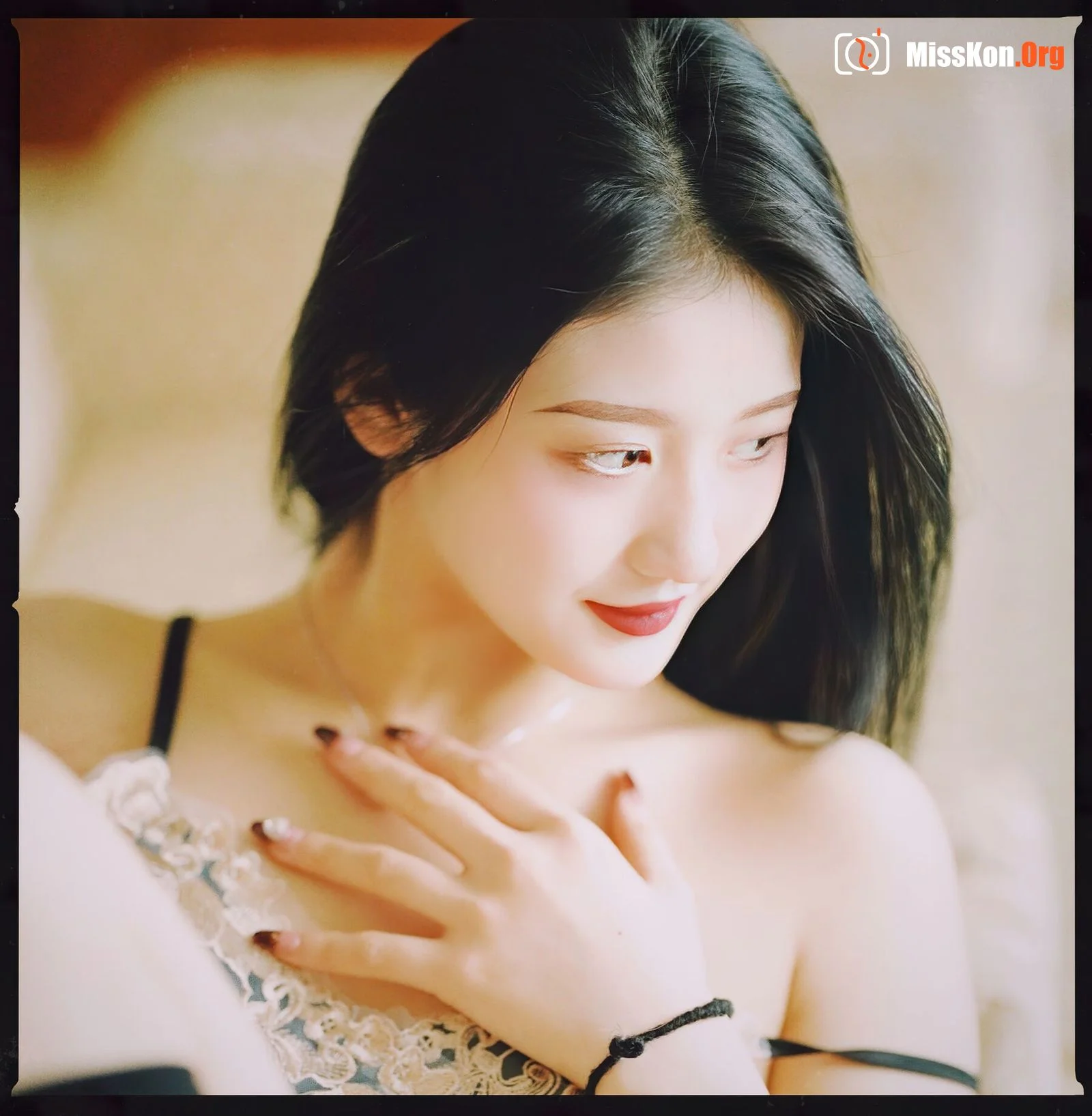 Nude photo set of Chinese model: Glowing - Photo 13