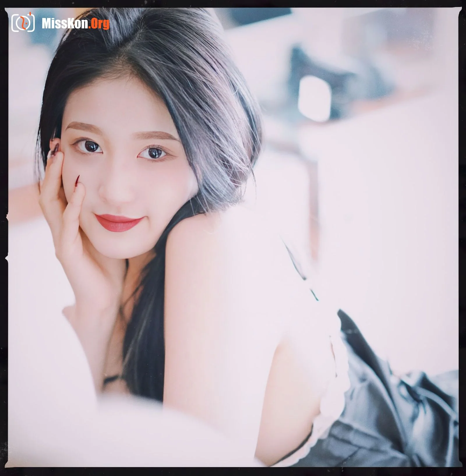 Nude photo set of Chinese model: Glowing - Photo 16