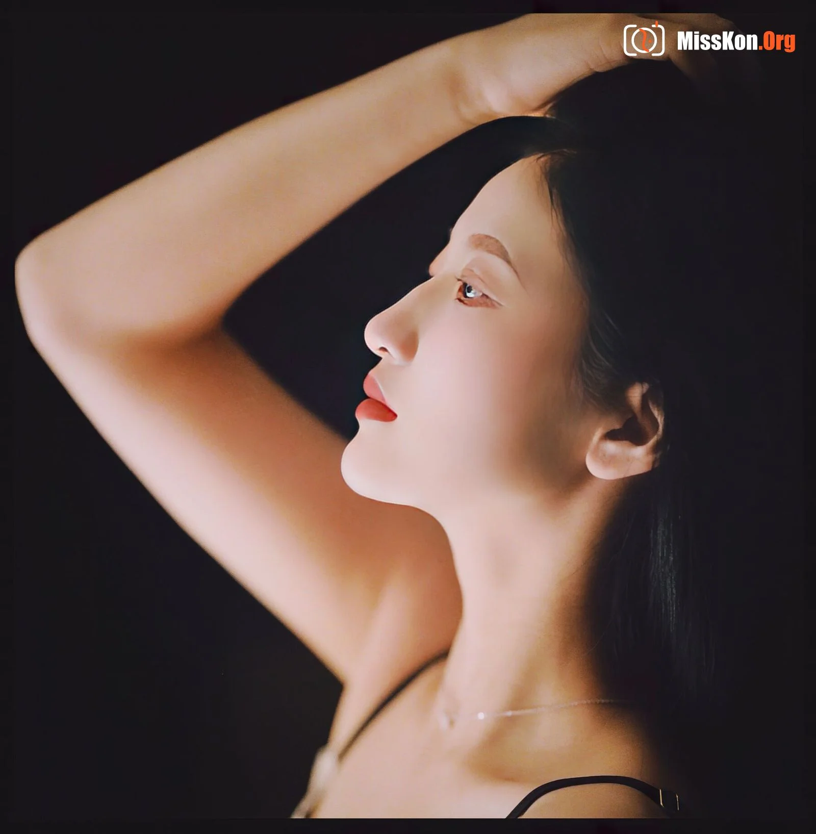 Nude photo set of Chinese model: Glowing - Photo 19