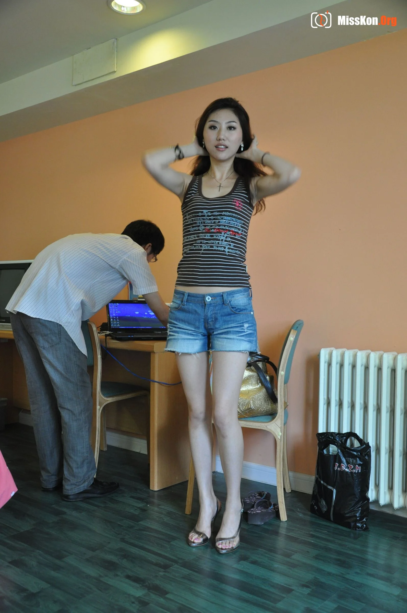 Nude photo set of Chinese model: Gong Rumin (2010-08-12) - Photo 2