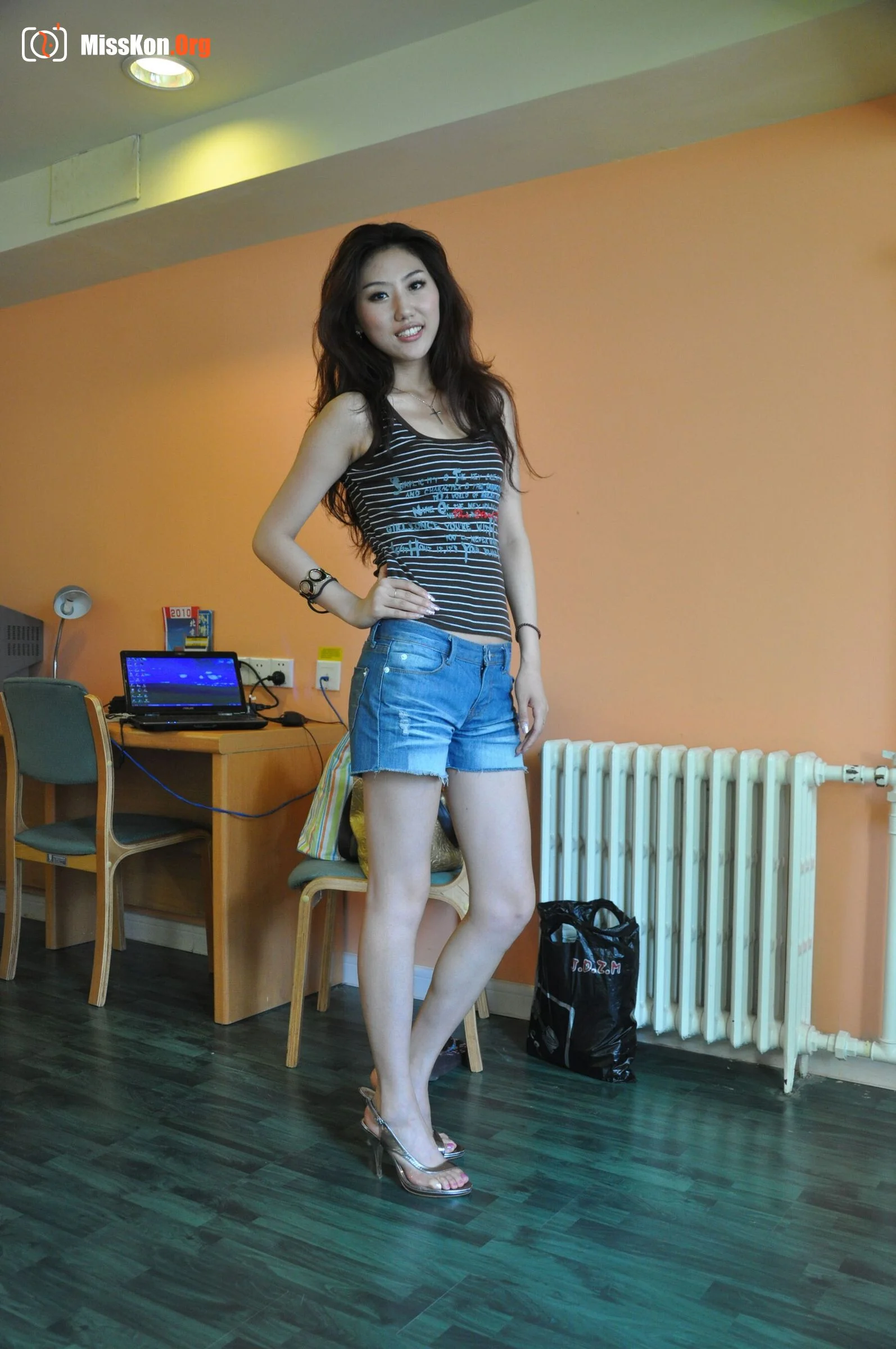 Nude photo set of Chinese model: Gong Rumin (2010-08-12) - Photo 7