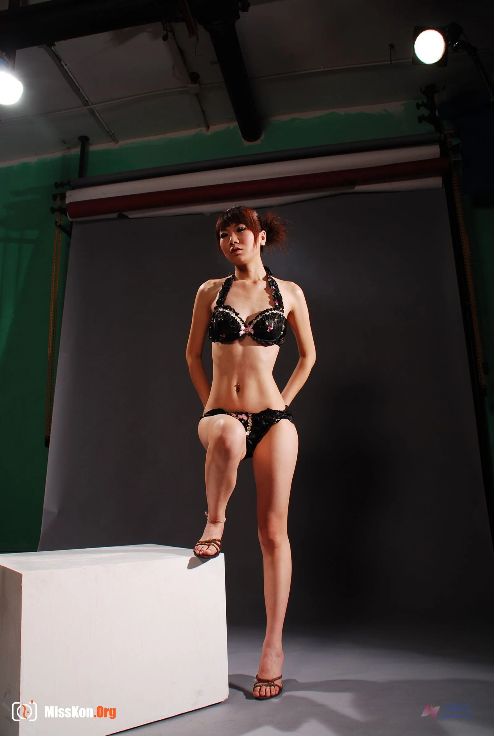 Nude photo set of Chinese model: Jiajia (2007-04-28) - Photo 16