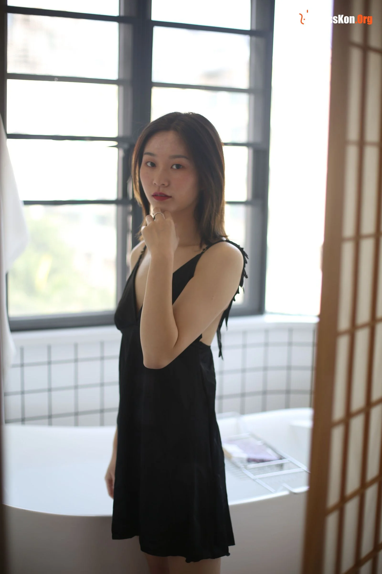 Nude photo set of Chinese model: KK (2020-04-12) - Photo 13