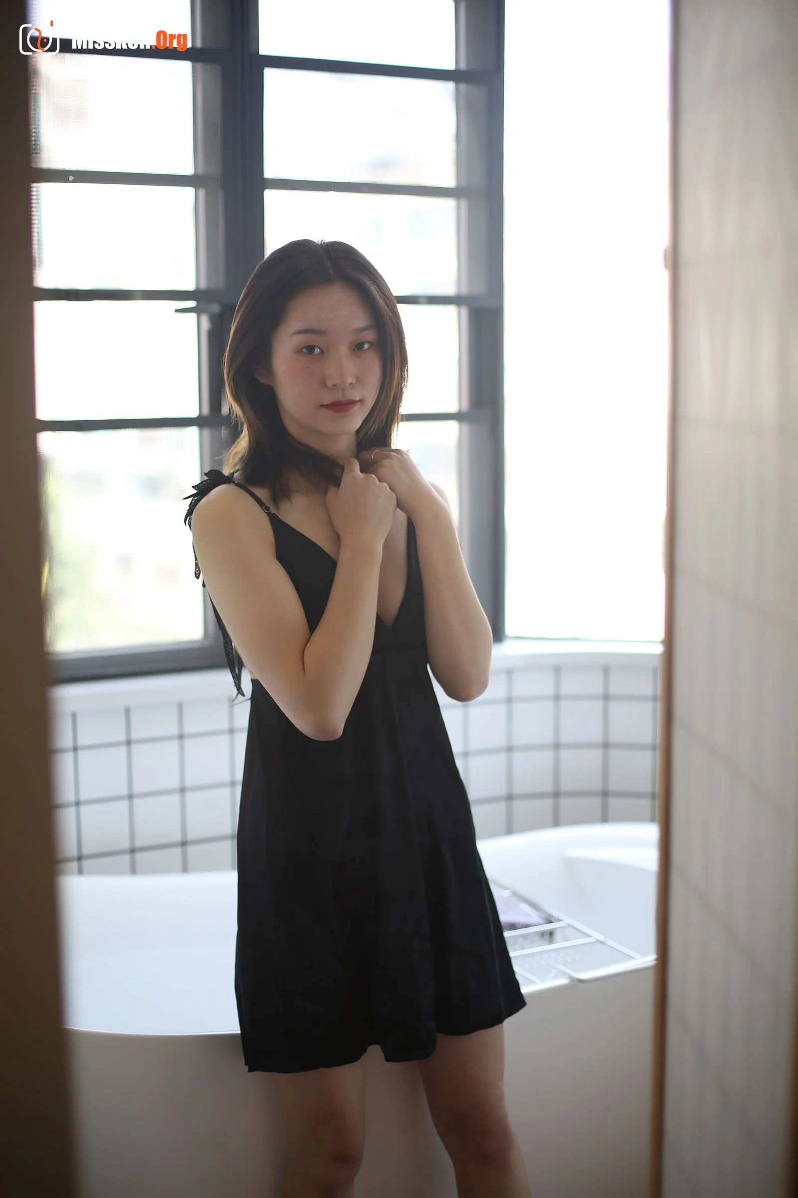 Nude photo set of Chinese model: KK (2020-04-12) - Photo 5