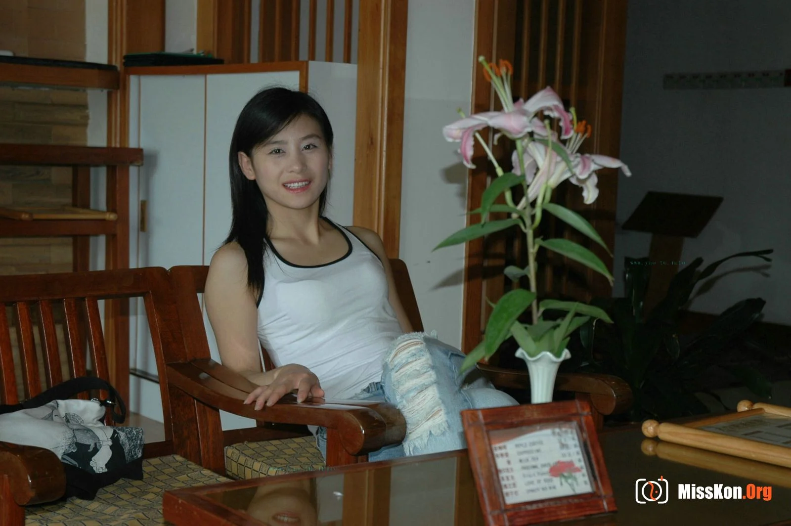 Nude photo set of Chinese model: Li Li (2016-10-16) - Photo 3