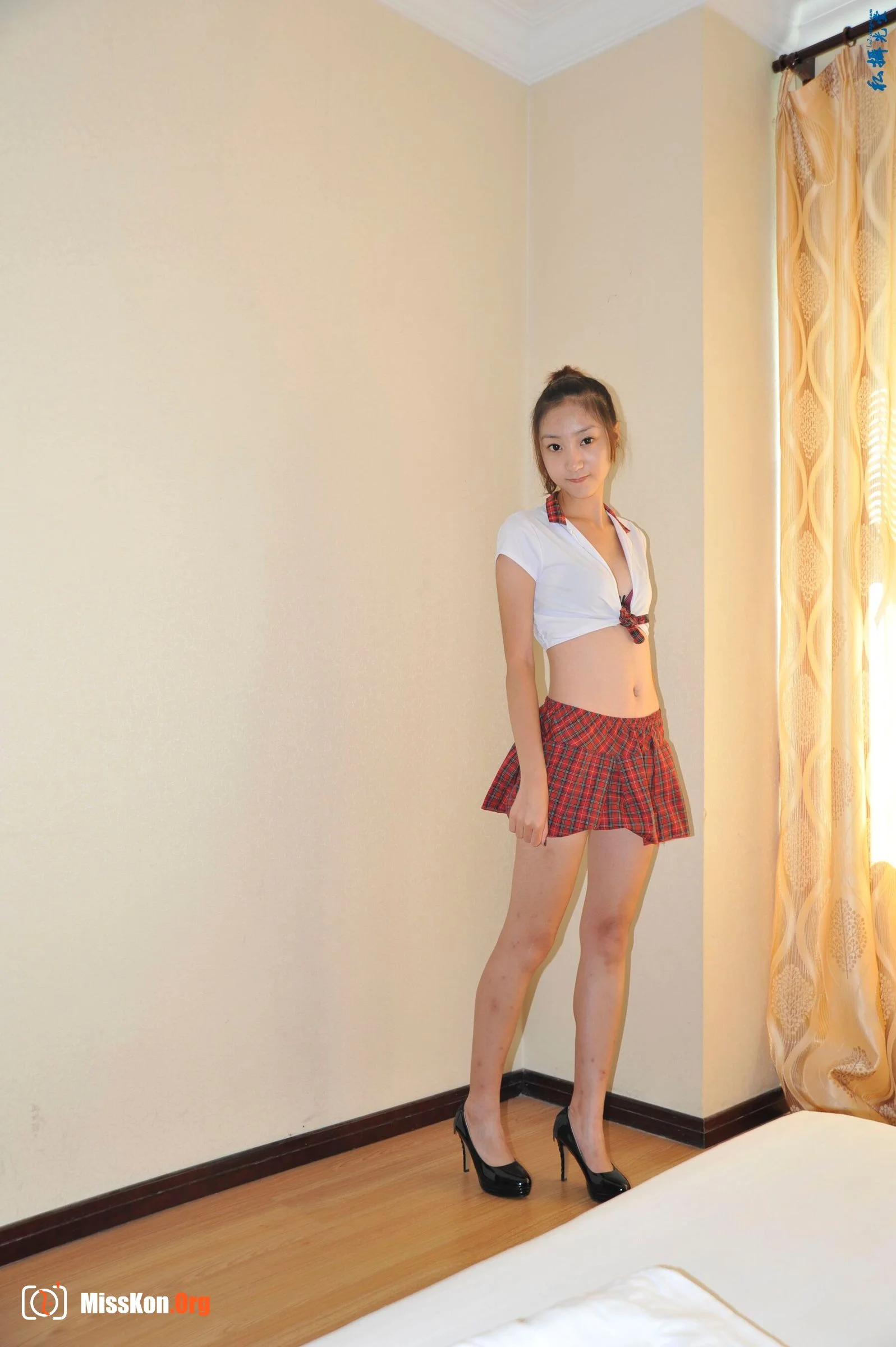 Nude photo set of Chinese model: Li Qiuyi (2012-09-18) - Photo 7