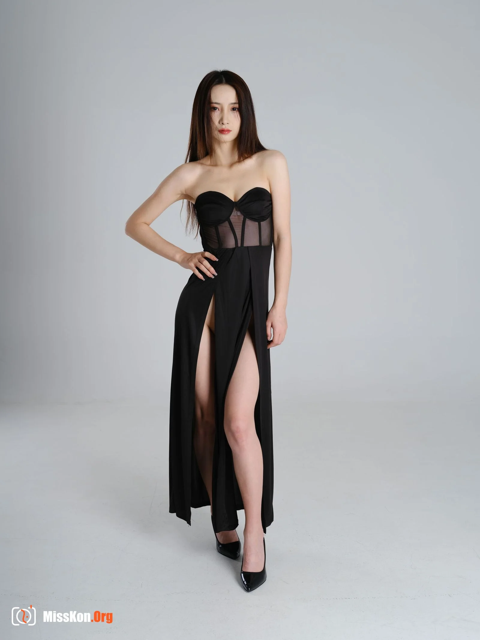 Nude photo set of Chinese model: Li Yuxin (2022-05-22) - Photo 2