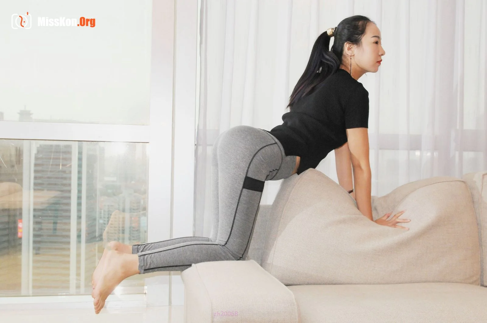 Nude photo set of Chinese model: Liang Lin (2017-02-20) - Photo 11