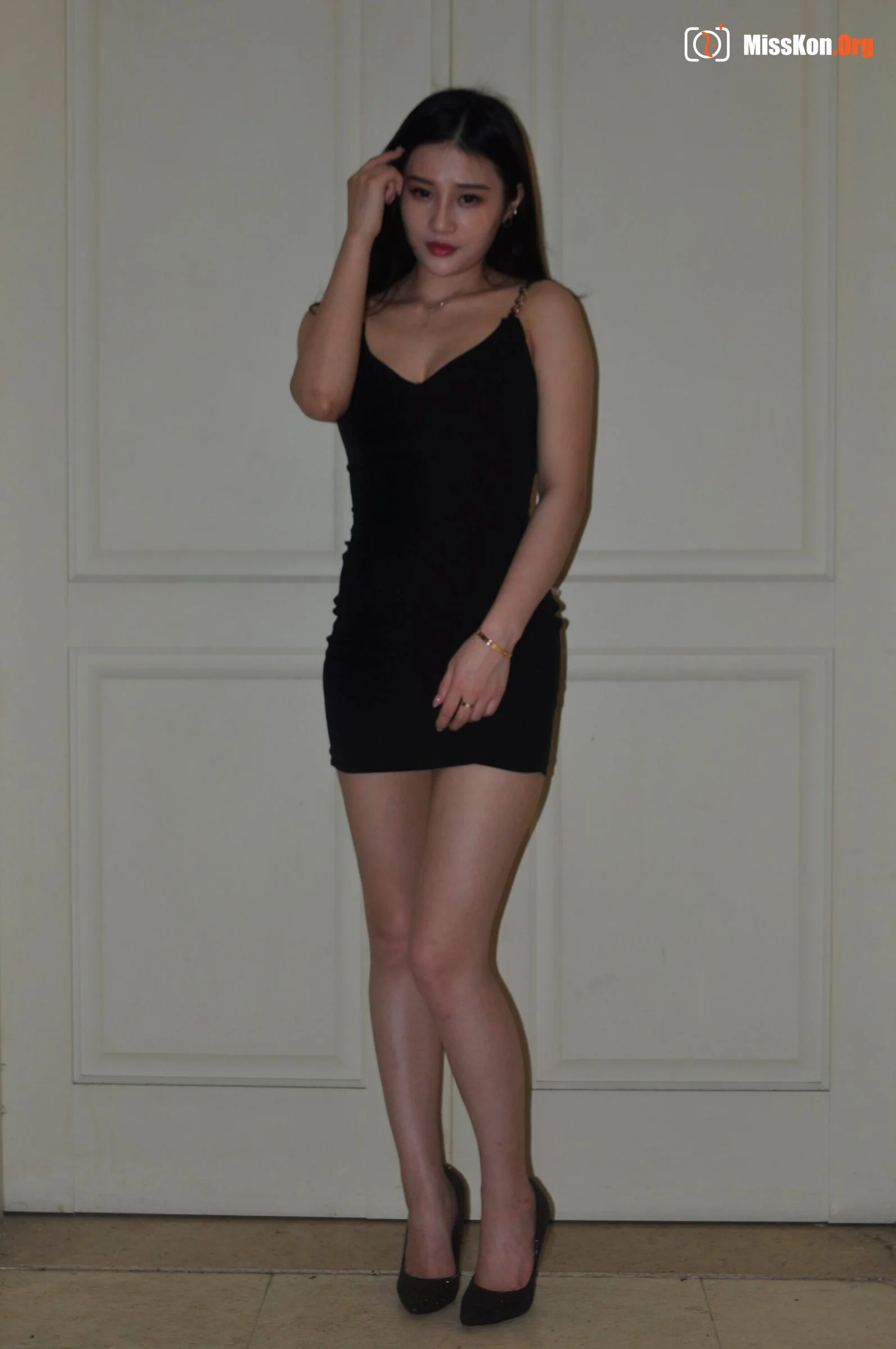 Nude photo set of Chinese model: Lili (2018-06-28) - Photo 12