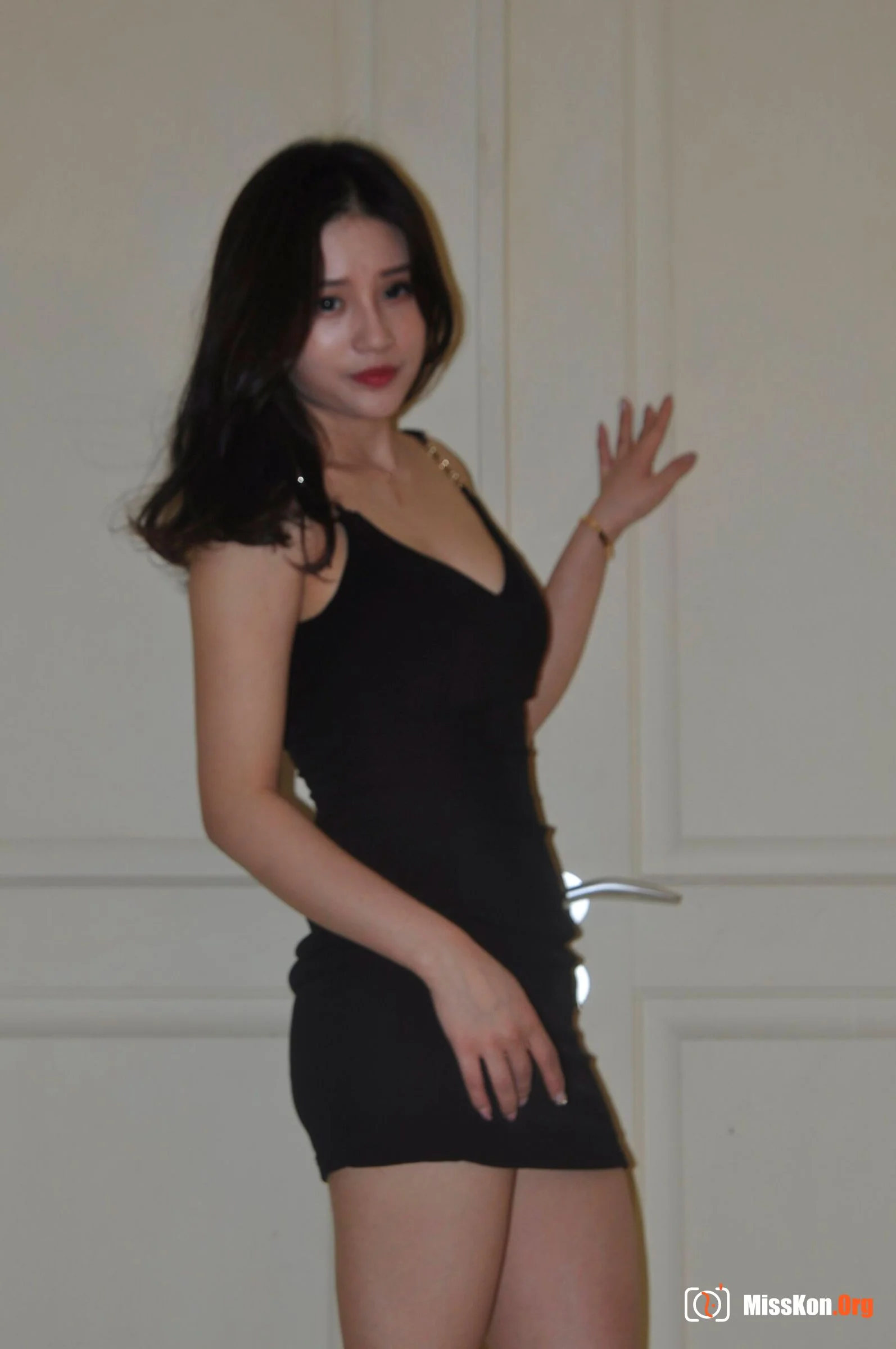 Nude photo set of Chinese model: Lili (2018-06-28) - Photo 19