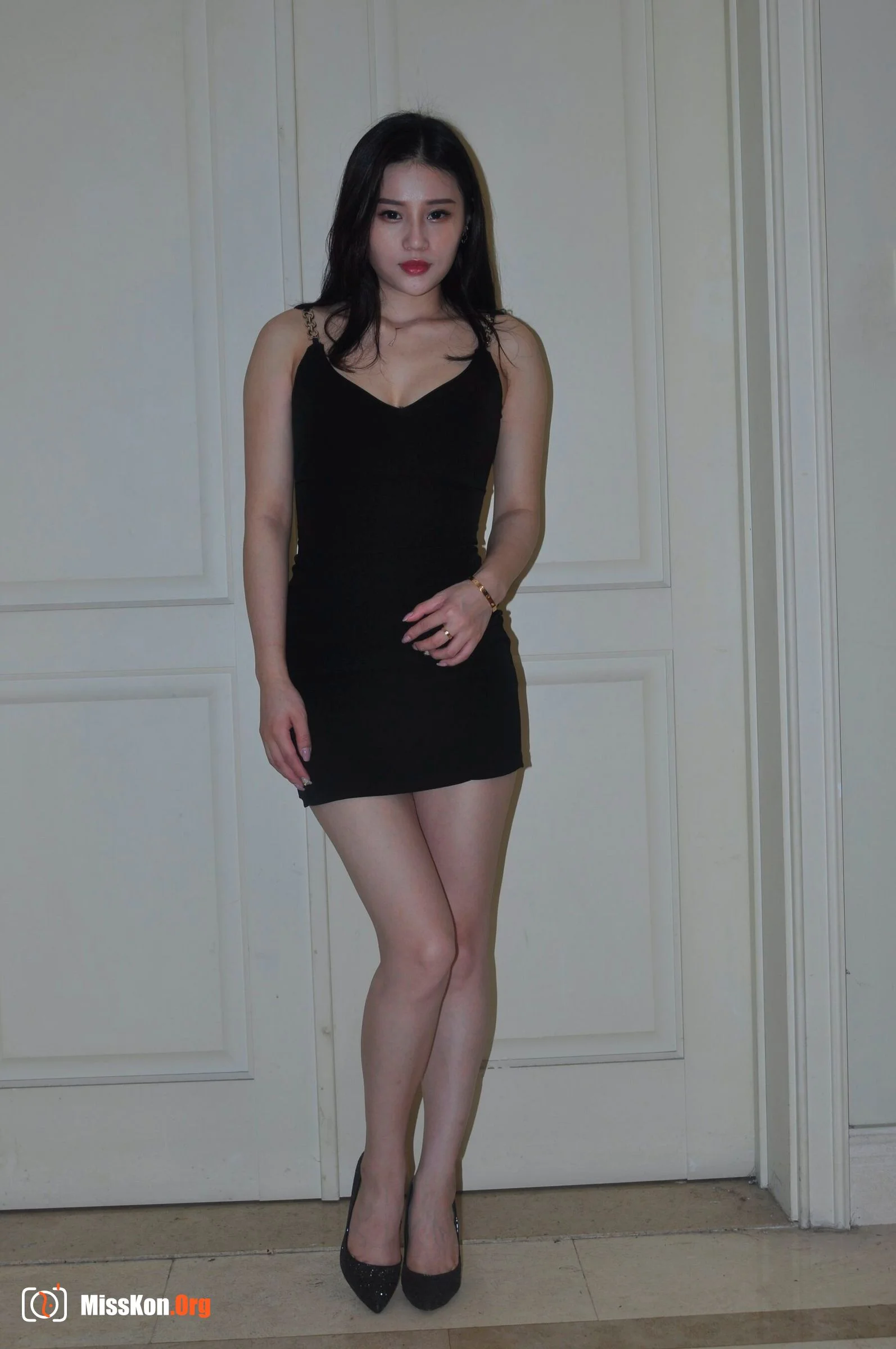 Nude photo set of Chinese model: Lili (2018-06-28) - Photo 2
