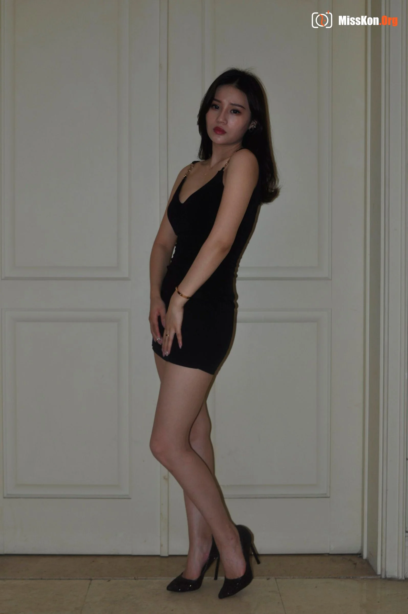 Nude photo set of Chinese model: Lili (2018-06-28) - Photo 20