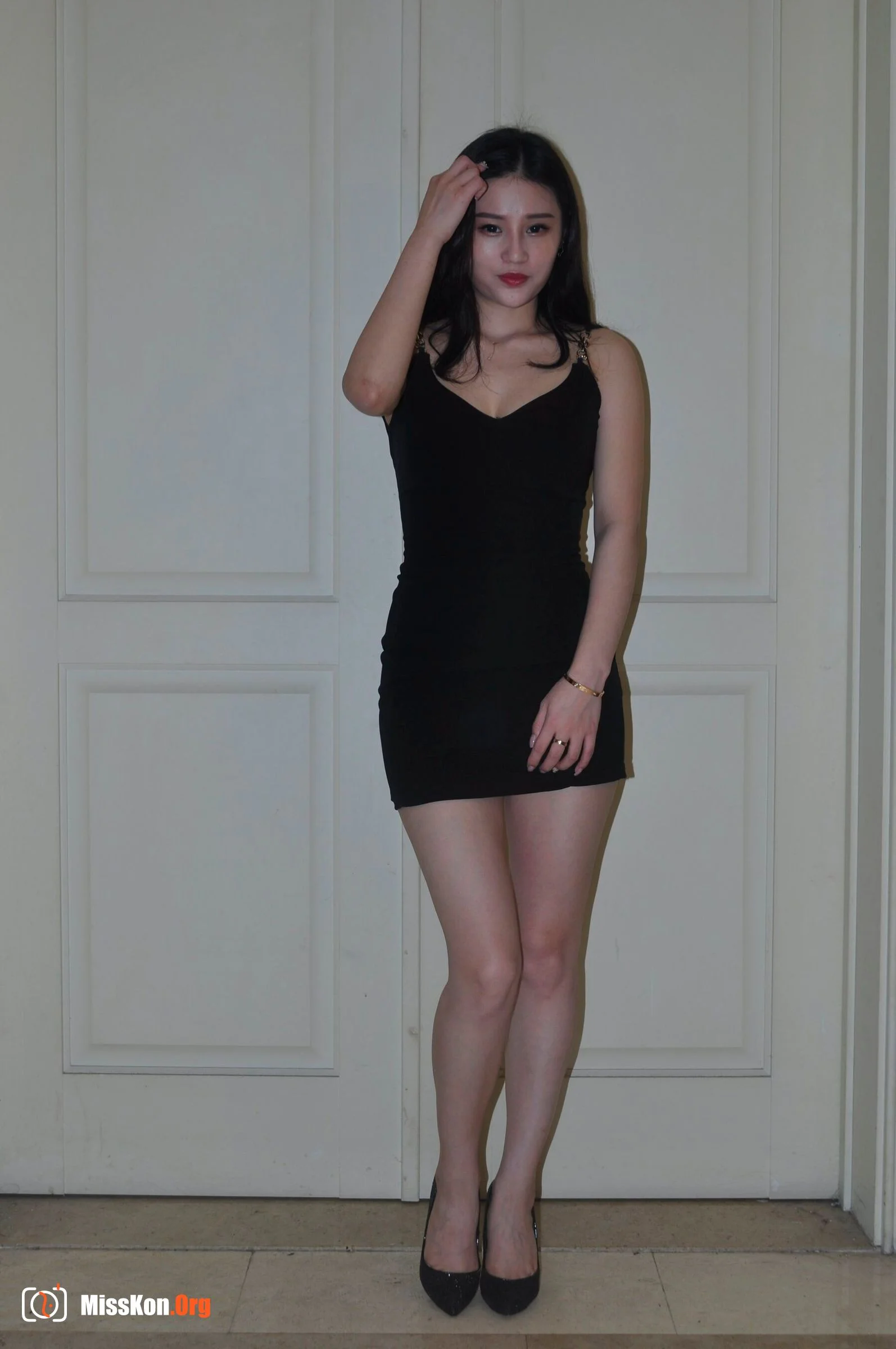 Nude photo set of Chinese model: Lili (2018-06-28) - Photo 3