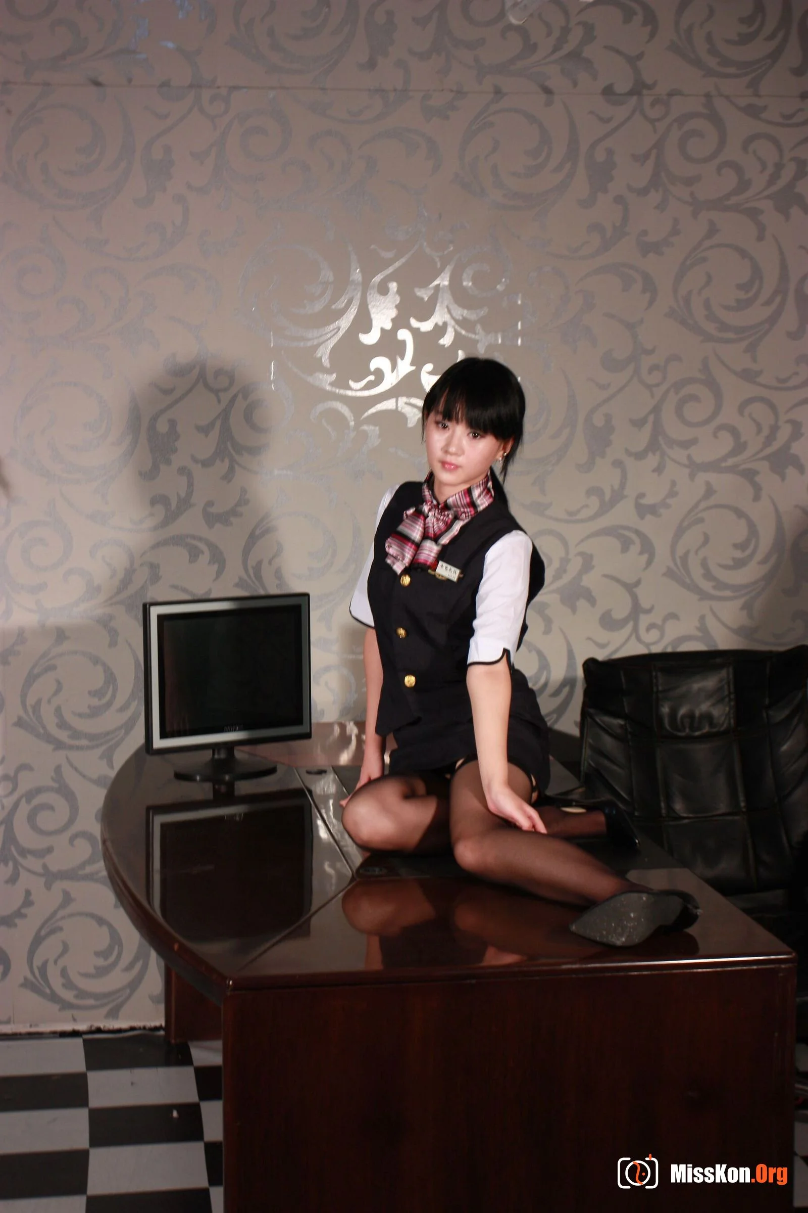 Nude photo set of Chinese model: Lin Li (2011-10-12) - Photo 8