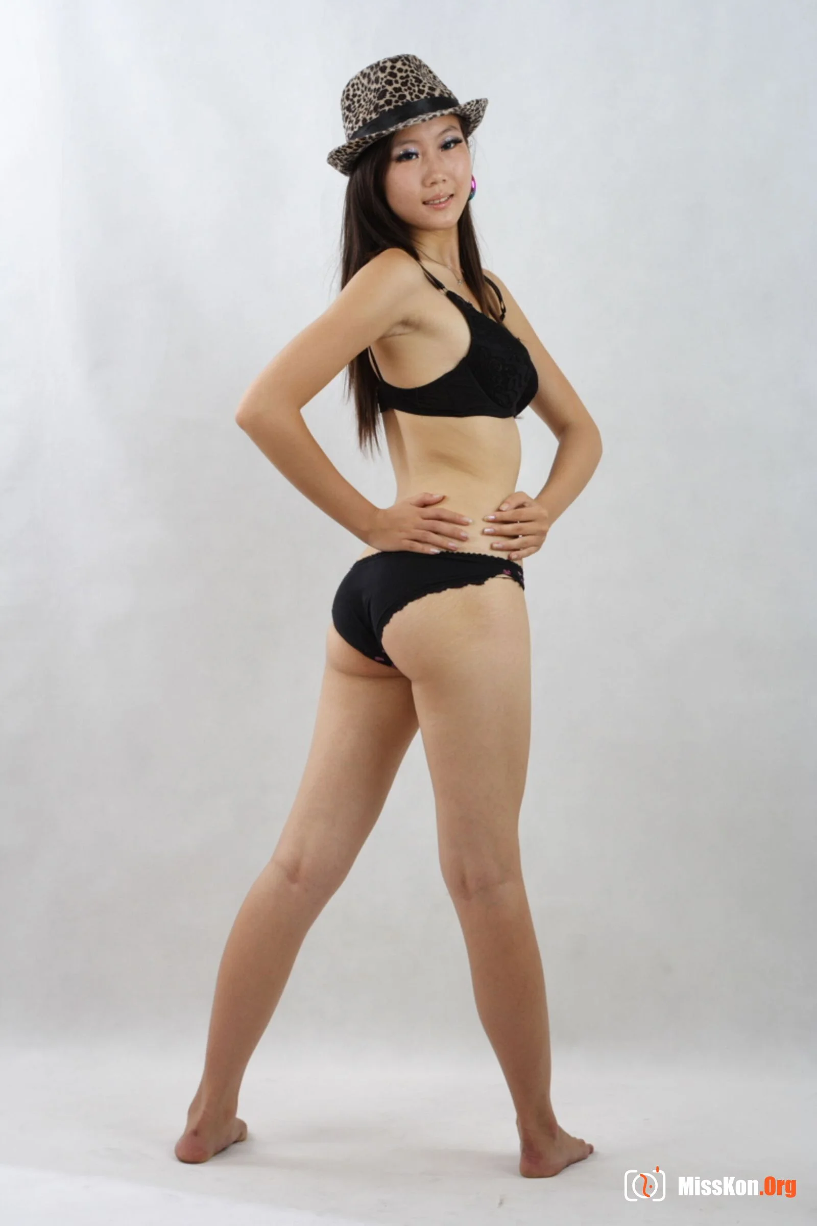 Nude photo set of Chinese model: Linda (2009-06-26) - Photo 15