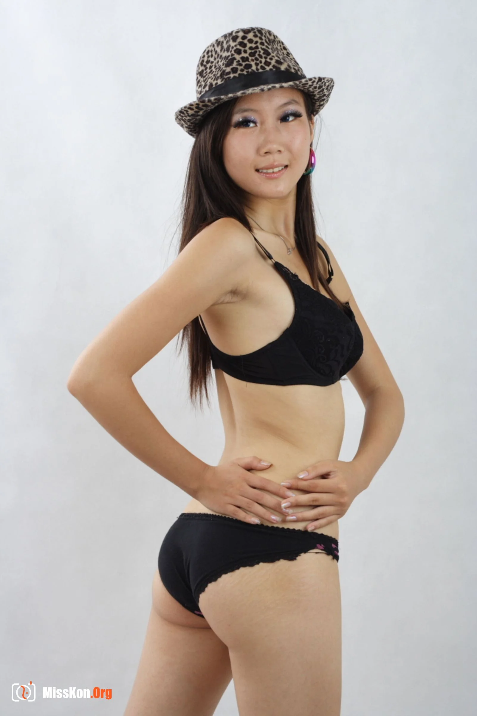 Nude photo set of Chinese model: Linda (2009-06-26) - Photo 16