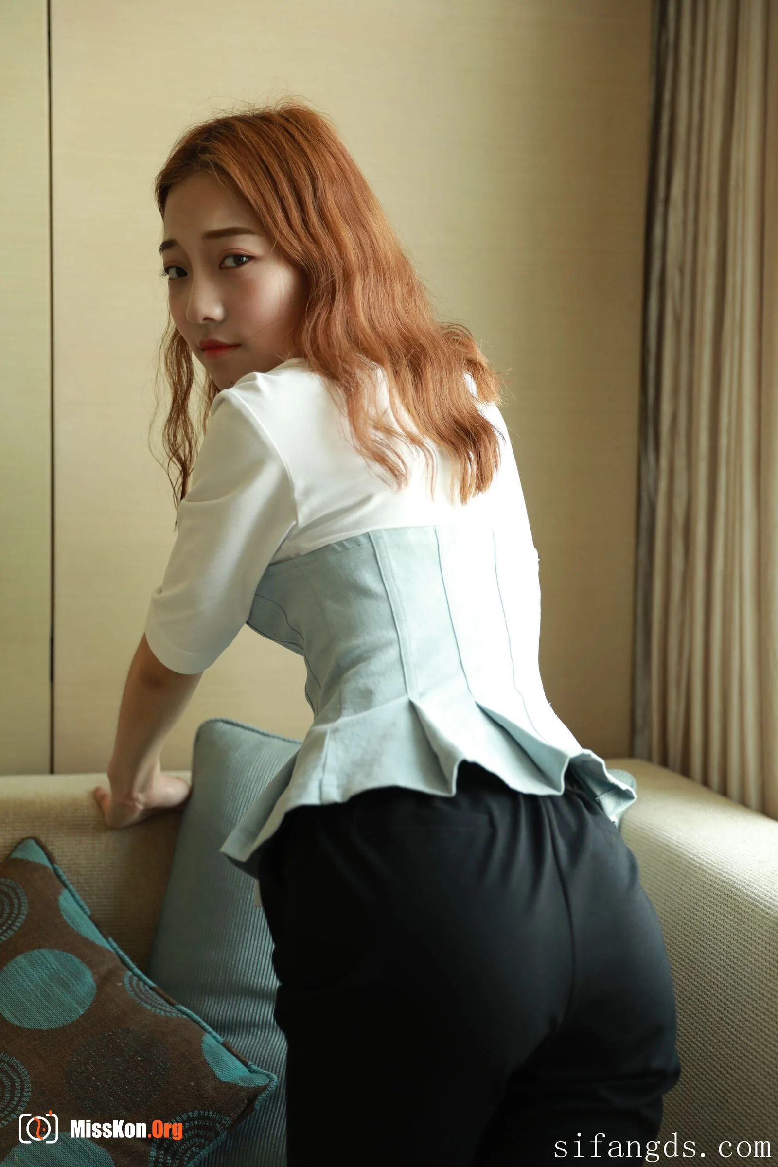 Nude photo set of Chinese model: Linlin - Photo 2
