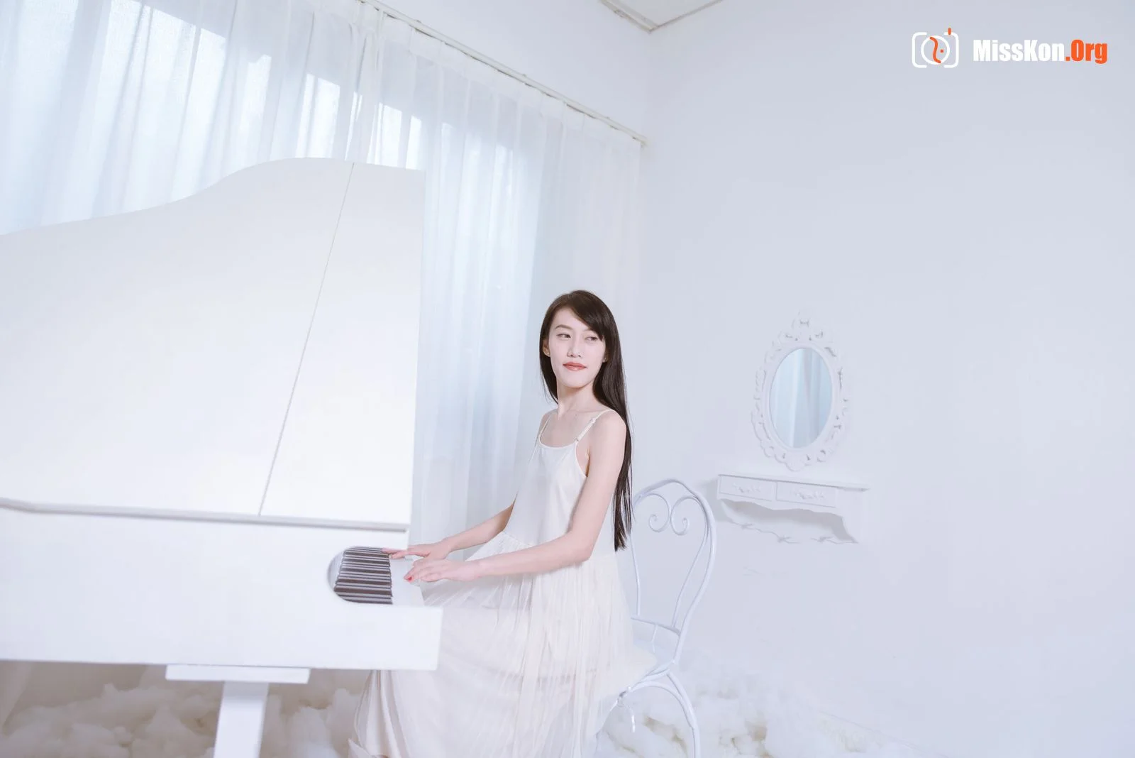 Nude photo set of Chinese model: Lola (2016-07-09) - Photo 6