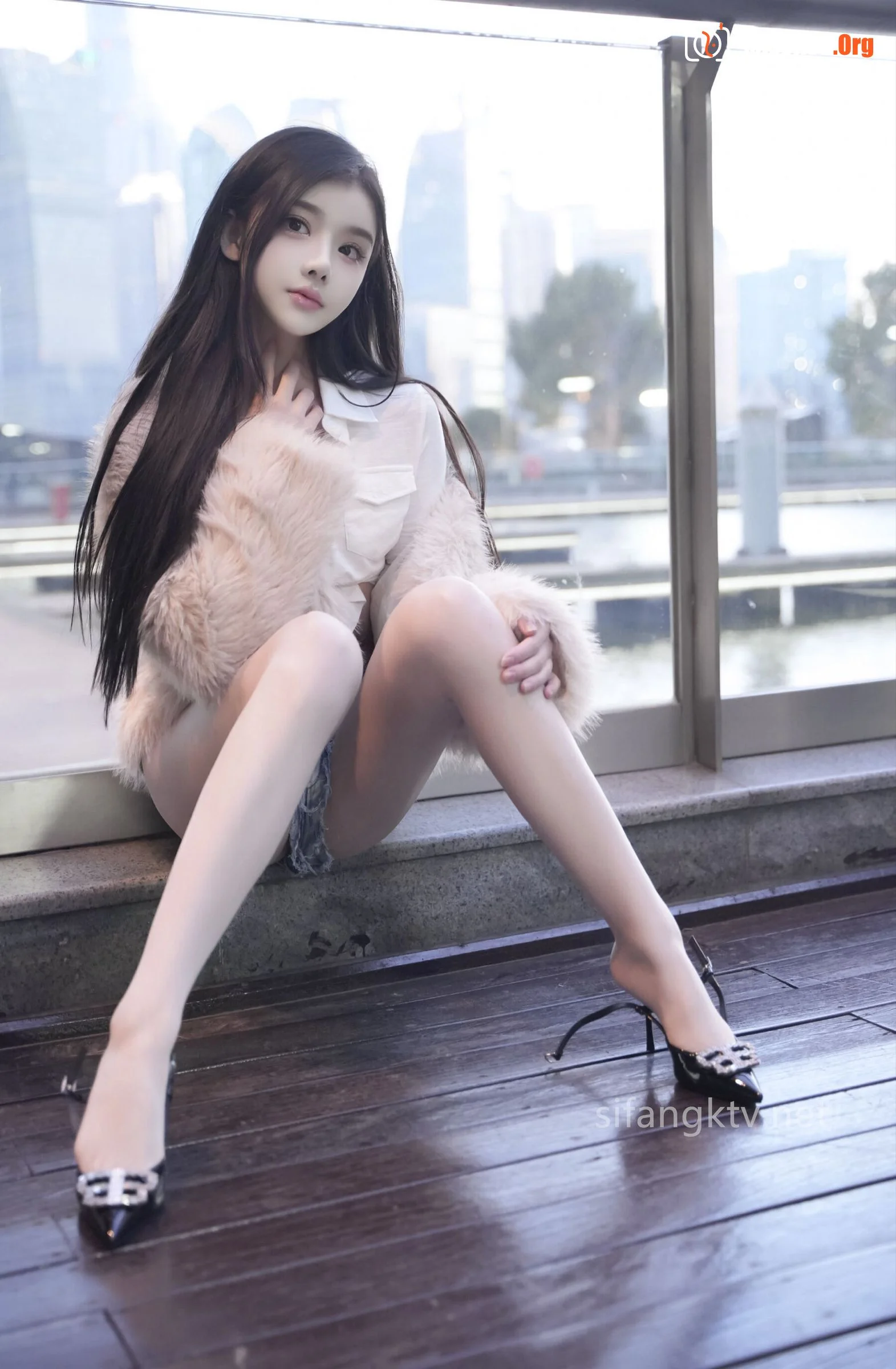 Nude photo set of Chinese model: Long Xuer - Photo 11