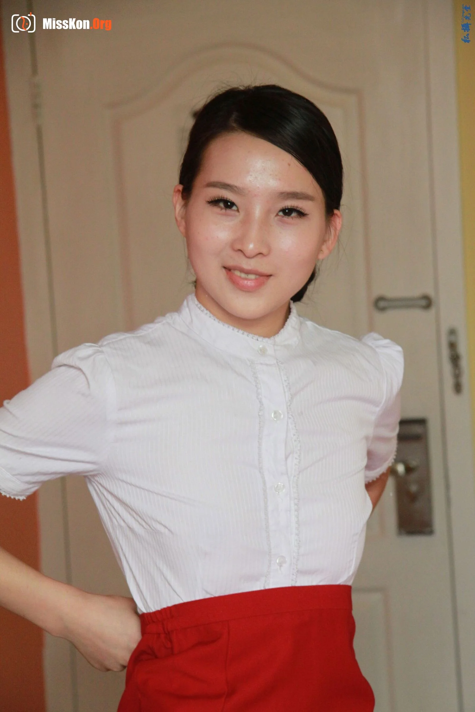 Nude photo set of Chinese model: Long Yuanyuan (2013-10-09) - Photo 4