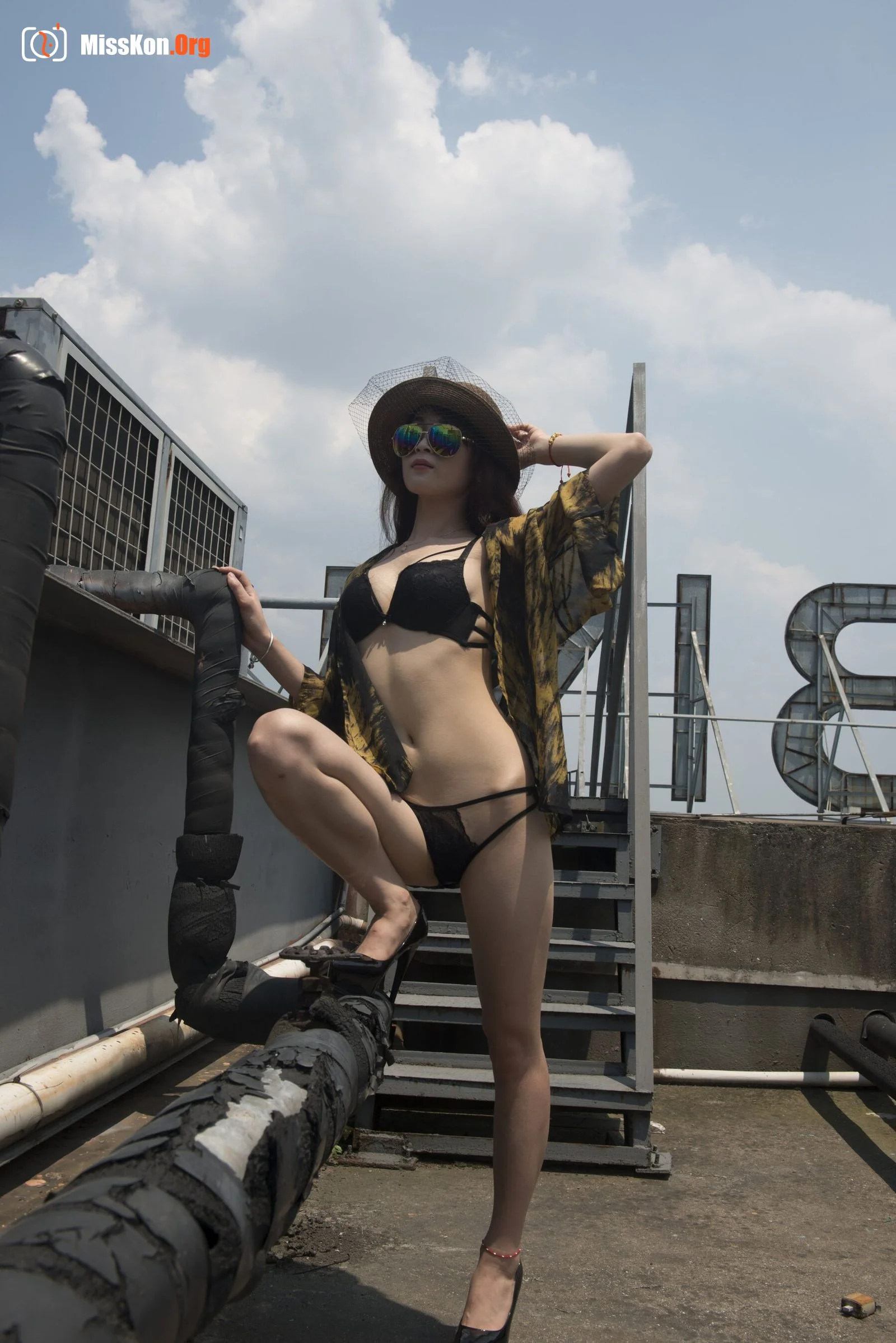 Nude photo set of Chinese model: Ouyang Bi (2015-08-01) - Photo 10