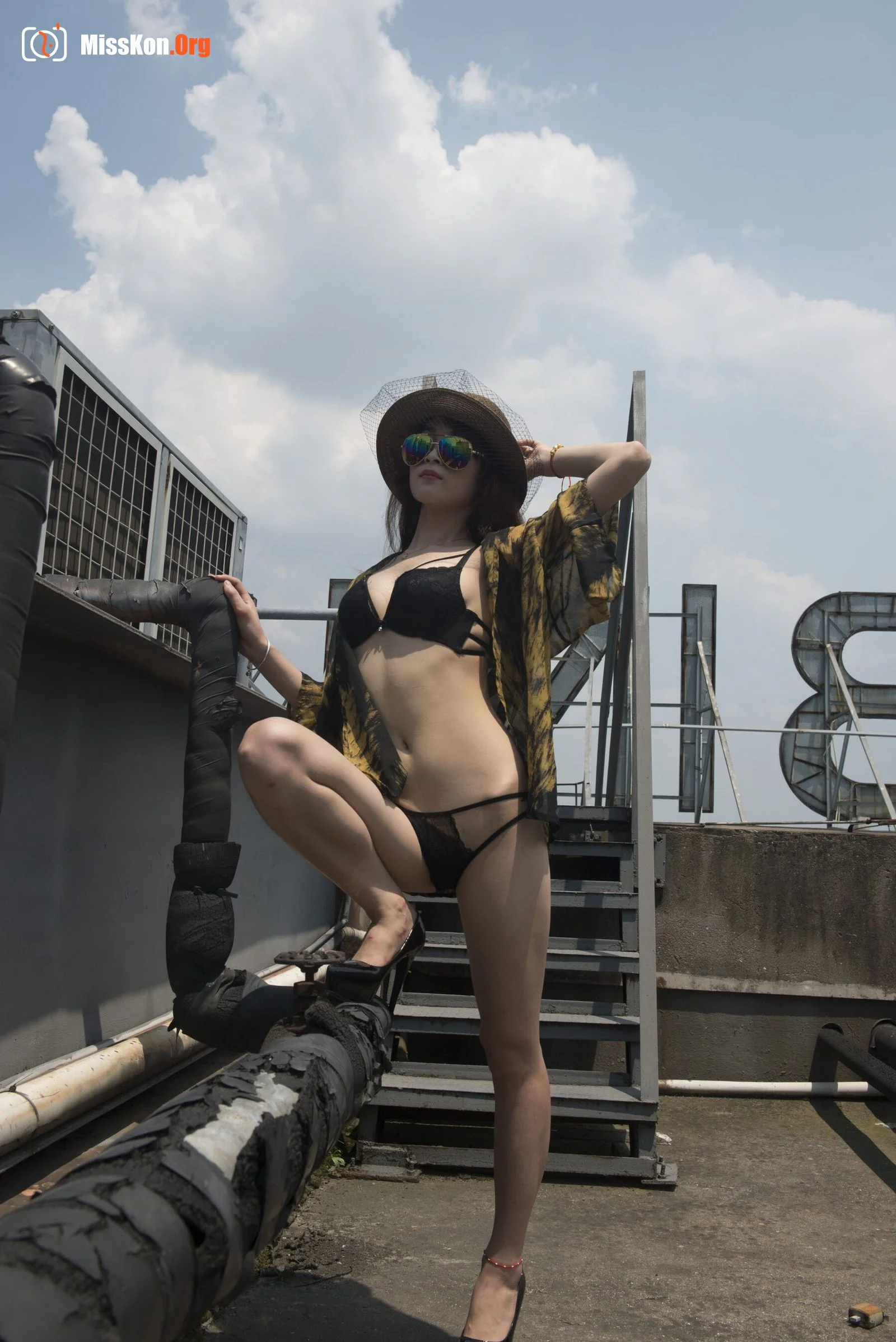 Nude photo set of Chinese model: Ouyang Bi (2015-08-01) - Photo 12