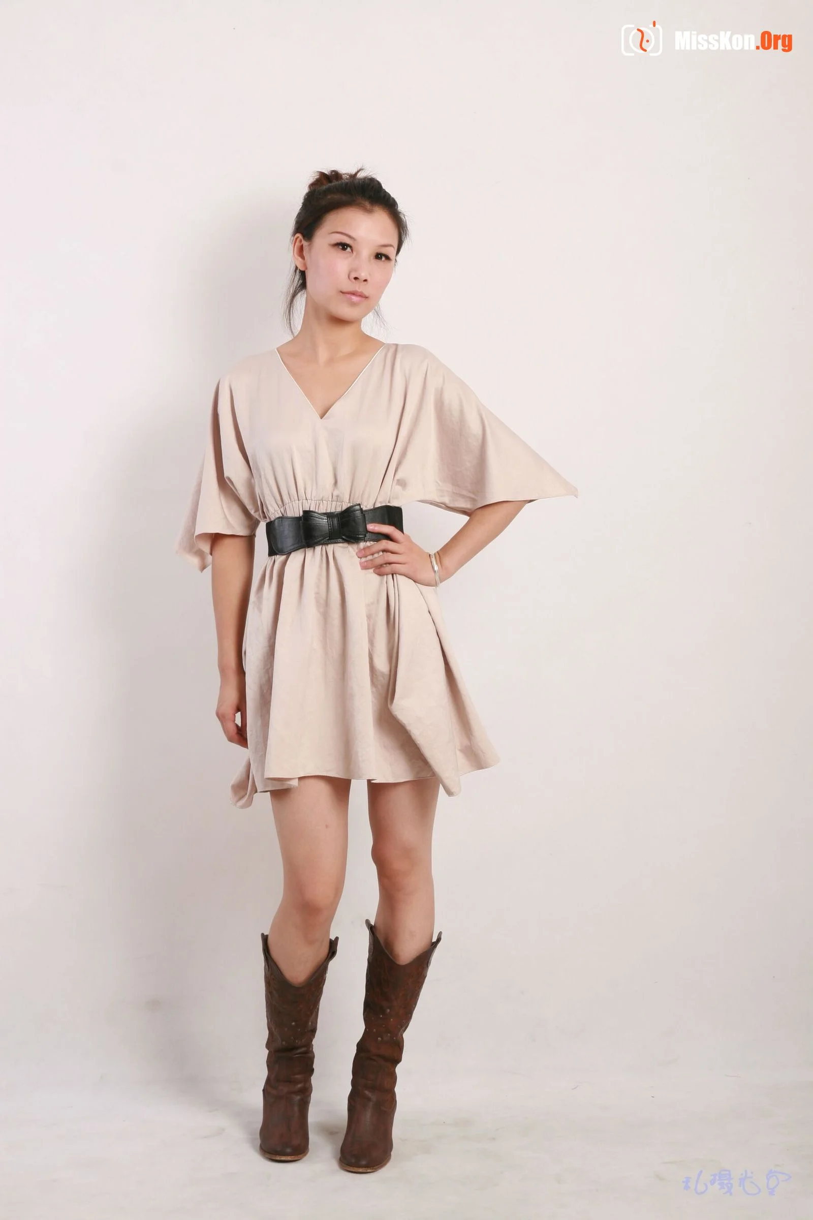 Nude photo set of Chinese model: Qi Qi (2009-10-26) - Photo 2