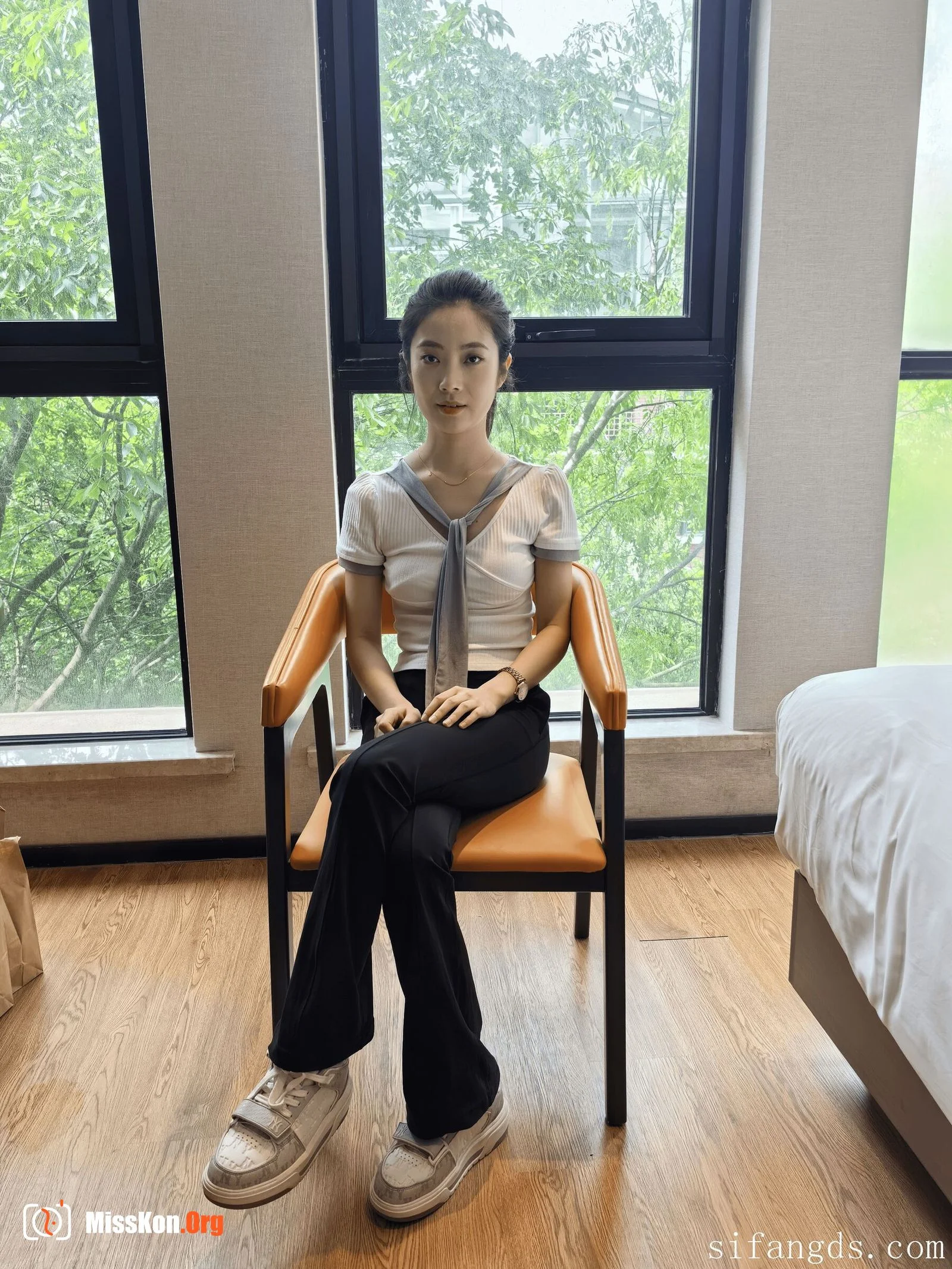 Nude photo set of Chinese model: Qi Qi - Photo 12