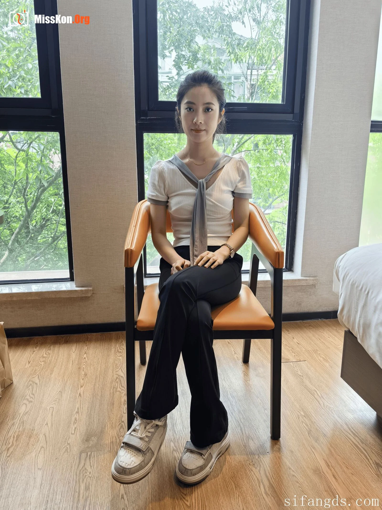Nude photo set of Chinese model: Qi Qi - Photo 14