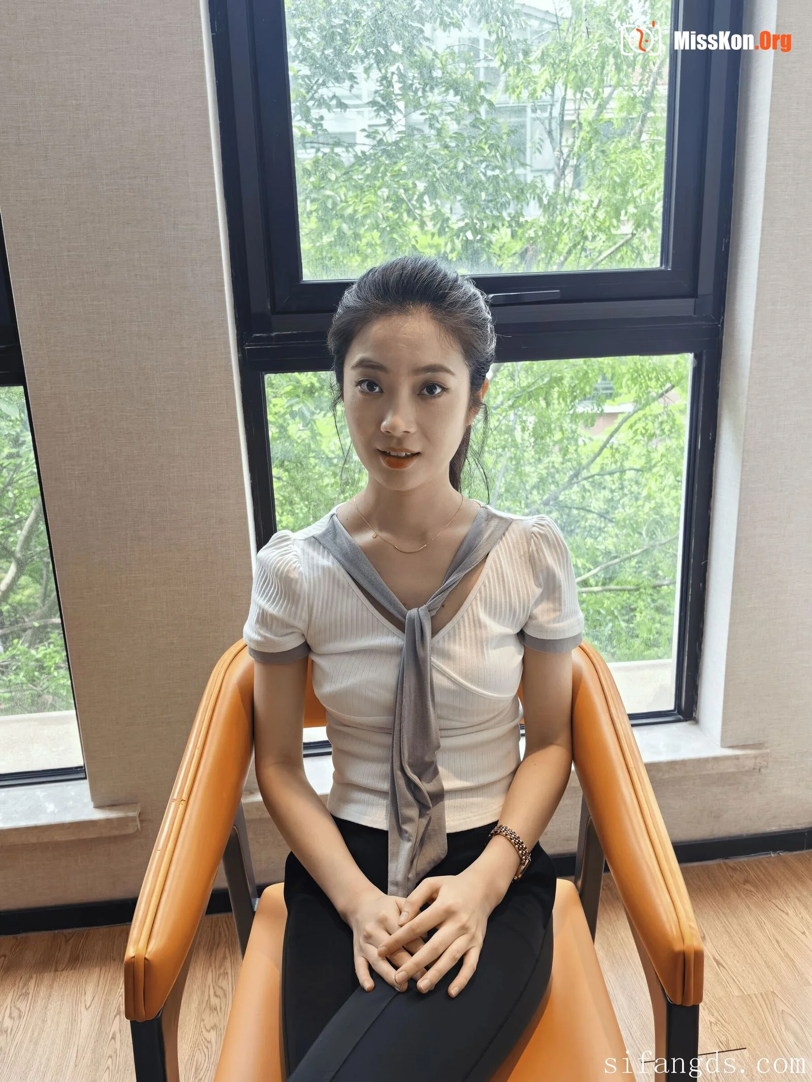 Nude photo set of Chinese model: Qi Qi - Photo 17