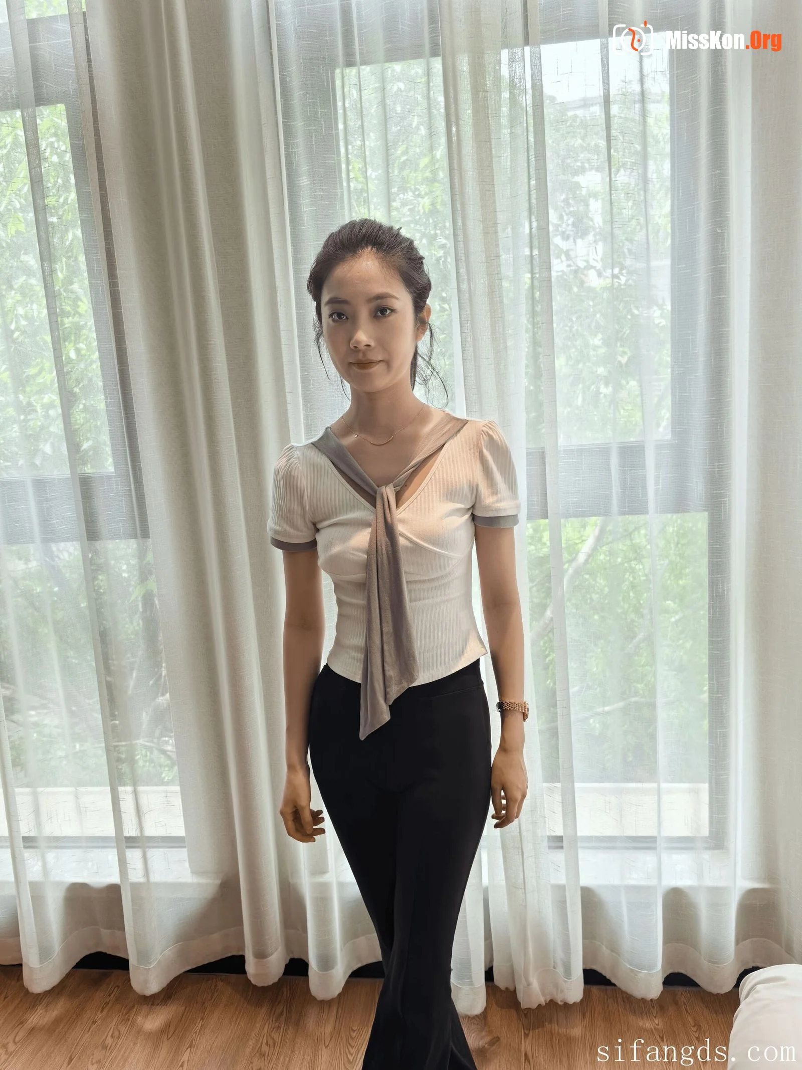 Nude photo set of Chinese model: Qi Qi - Photo 4