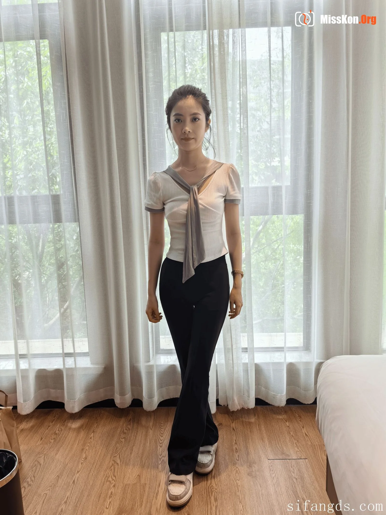 Nude photo set of Chinese model: Qi Qi - Photo 5