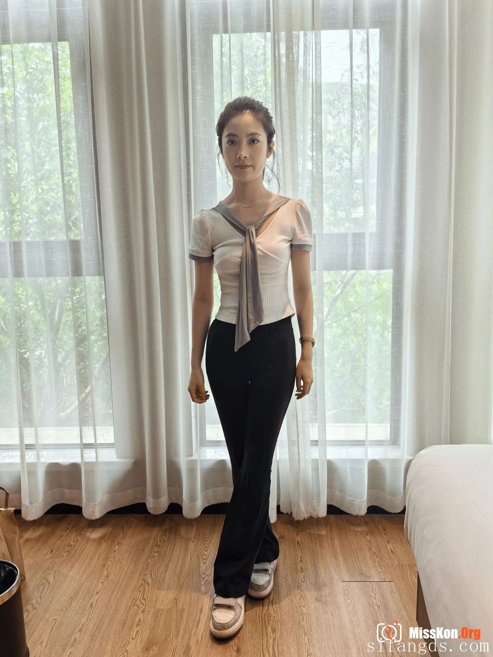Nude photo set of Chinese model: Qi Qi - Photo 6