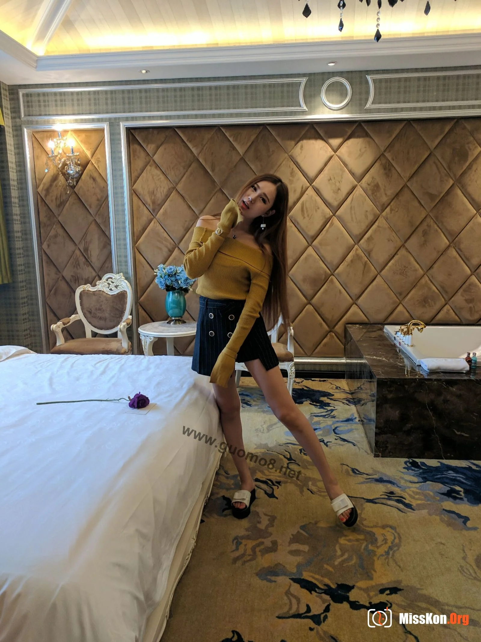 Nude photo set of Chinese model: Qianxue (2017-08-20) - Photo 4