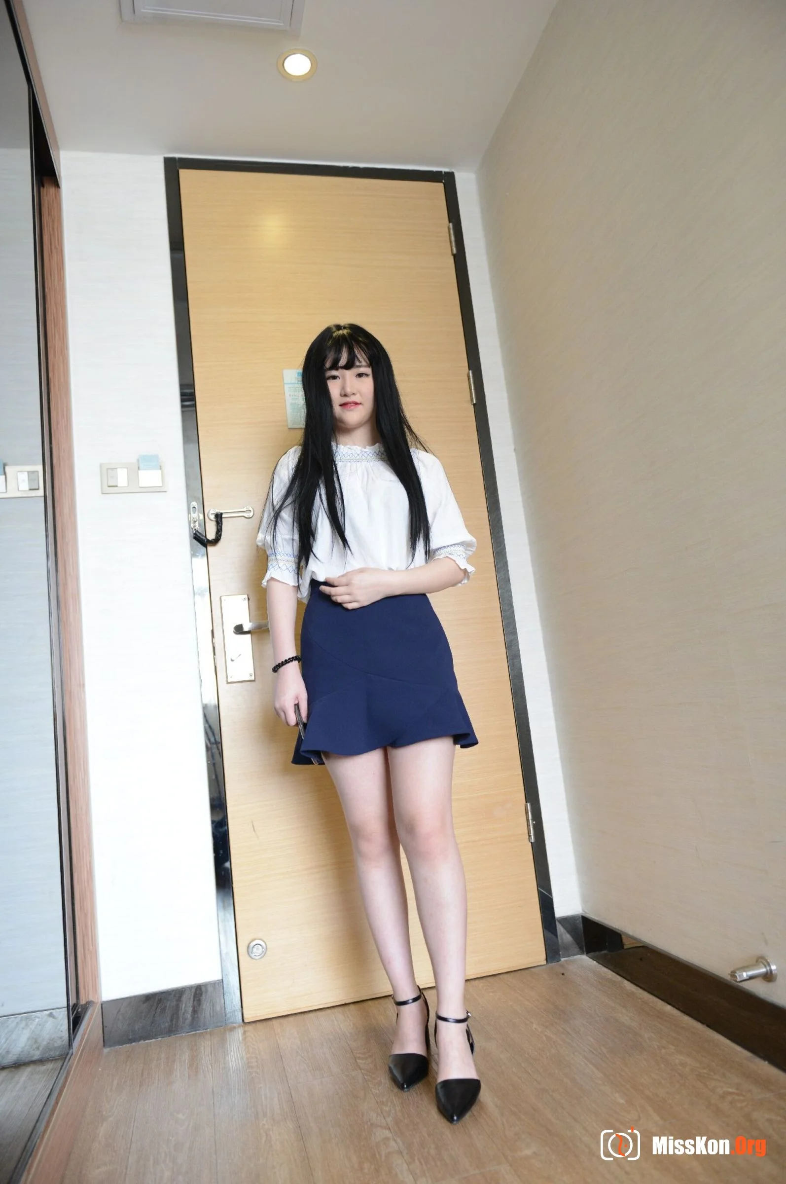 Nude photo set of Chinese model: Ruolan (2017-03-25) - Photo 4