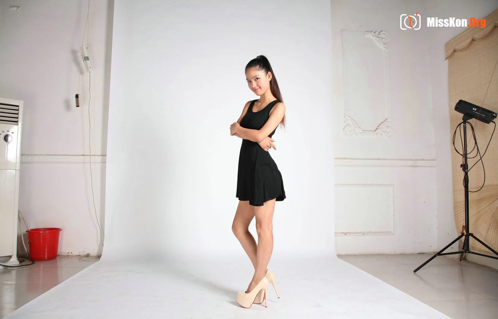 Nude photo set of Chinese model: Shanshan (2013-08-04) - Photo 3